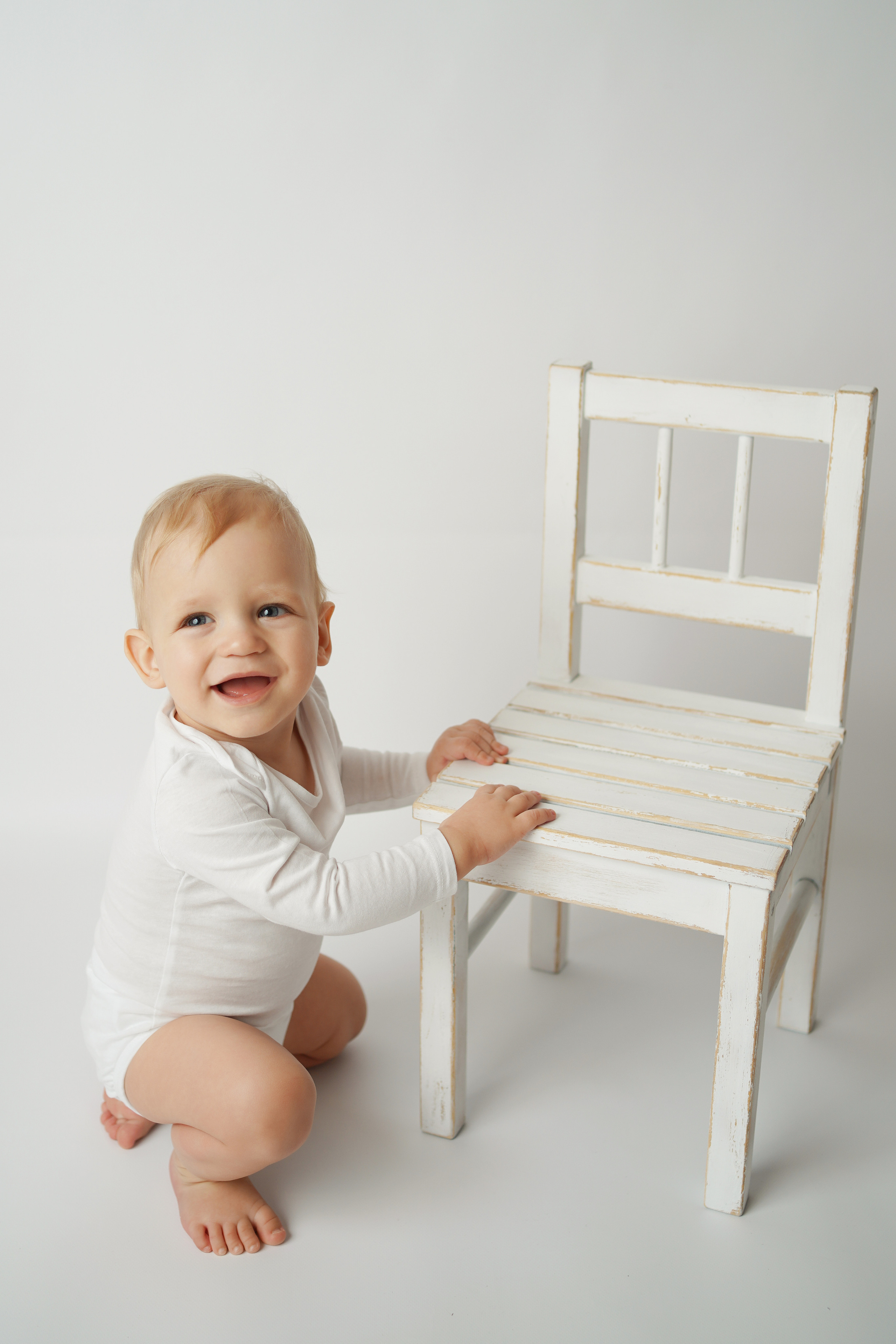 Фотосессия Первый год Влада в стиле минимализм. Детский фотограф и фотограф новорожденных в Калининград Оксана Иваний