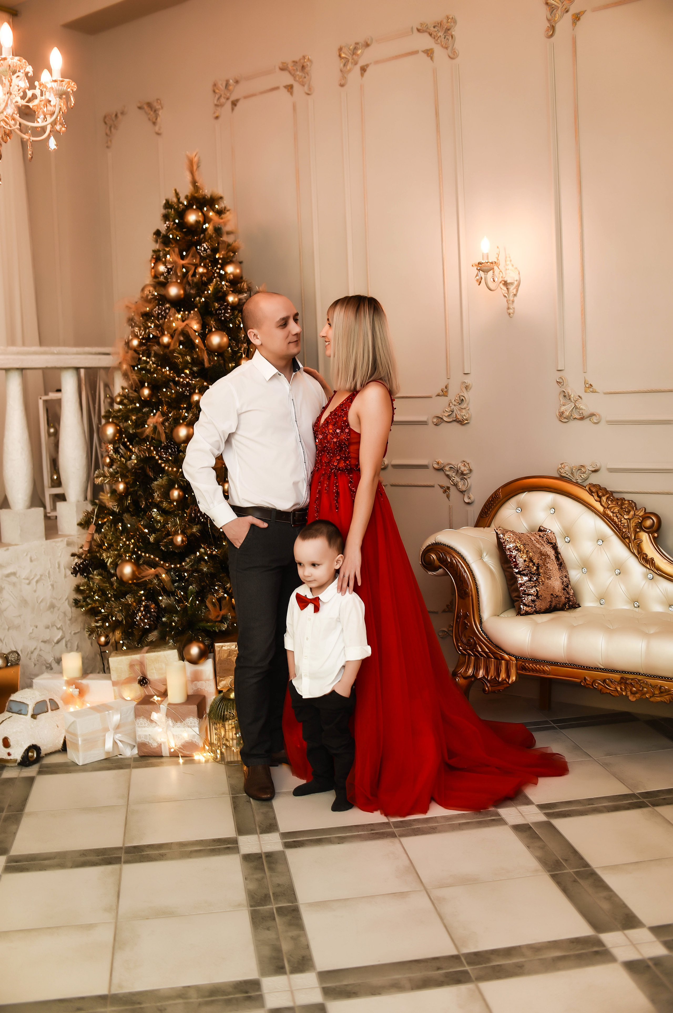 Студийные семейные, детские, индивидуальные фотосессии. Свадебный, семейный, детский, контент фотограф в Омске Максим Ильин