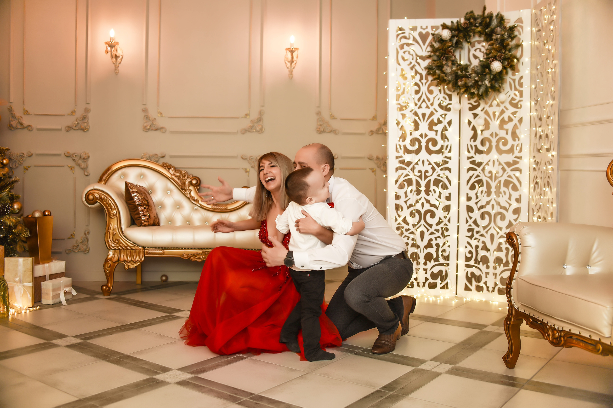 Студийные семейные, детские, индивидуальные фотосессии. Свадебный, семейный, детский, контент фотограф в Омске Максим Ильин
