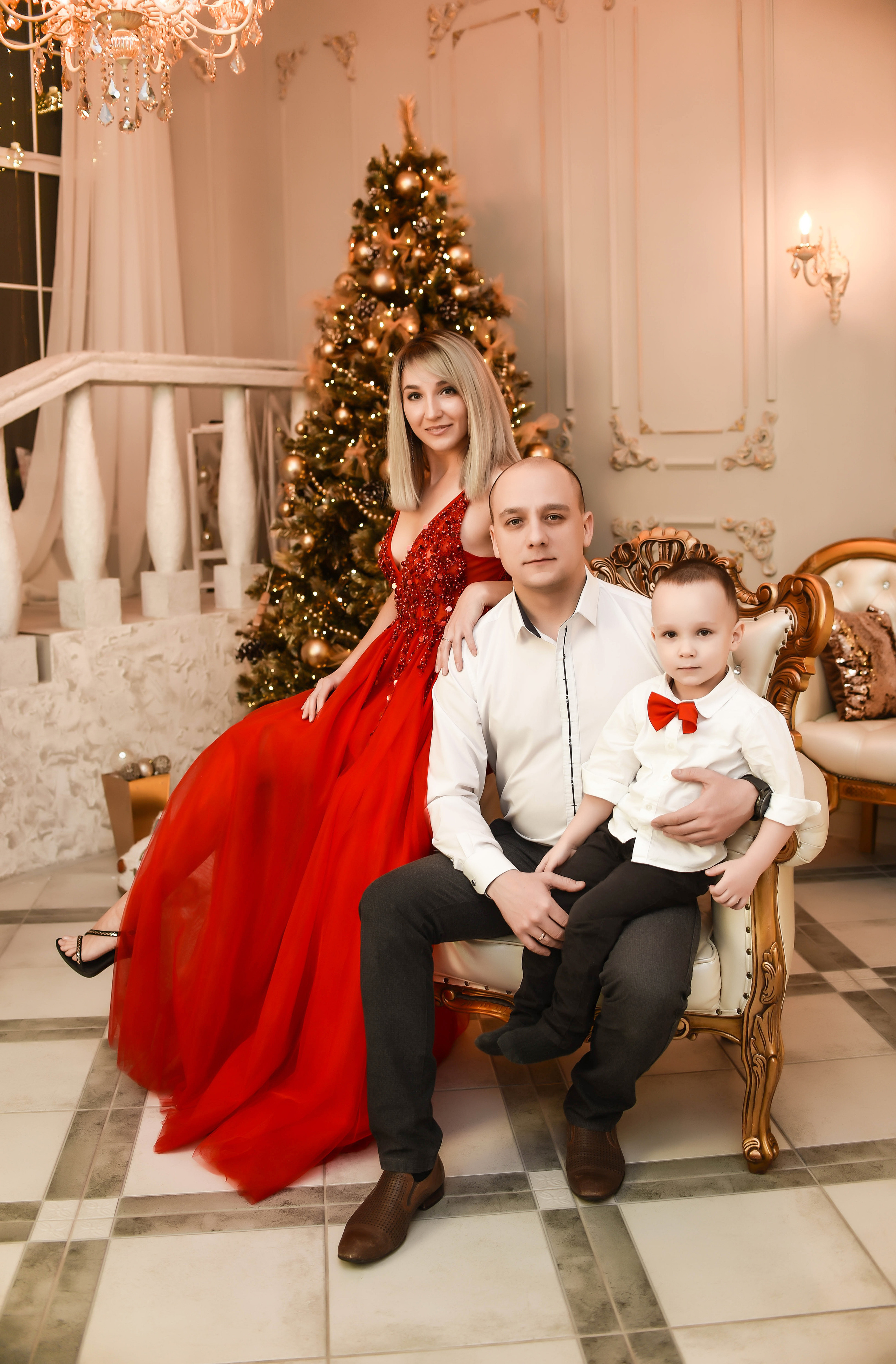 Студийные семейные, детские, индивидуальные фотосессии. Свадебный, семейный, детский, контент фотограф в Омске Максим Ильин