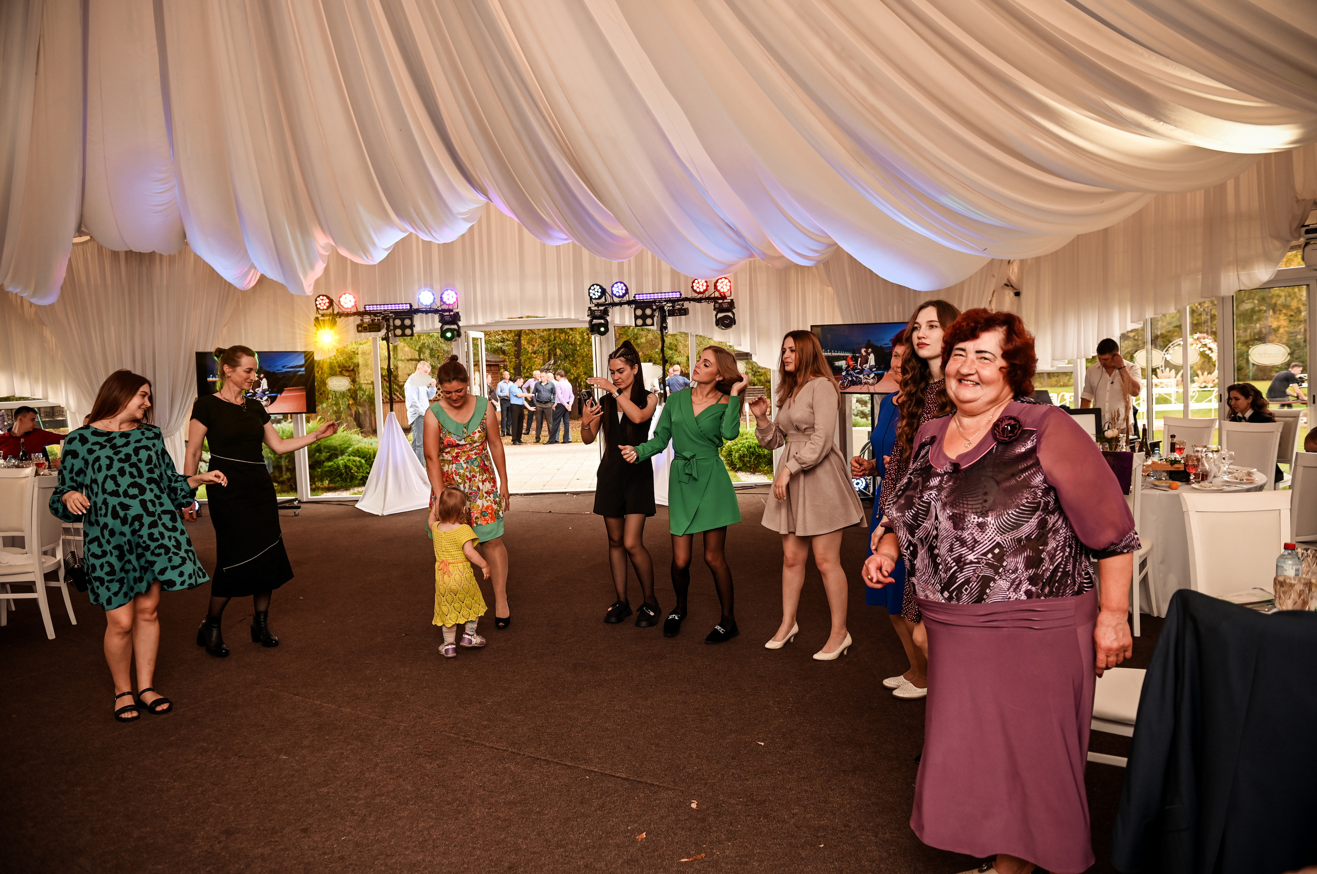 Евгений и Яна. Свадебный, семейный, детский, контент фотограф в Омске Максим Ильин