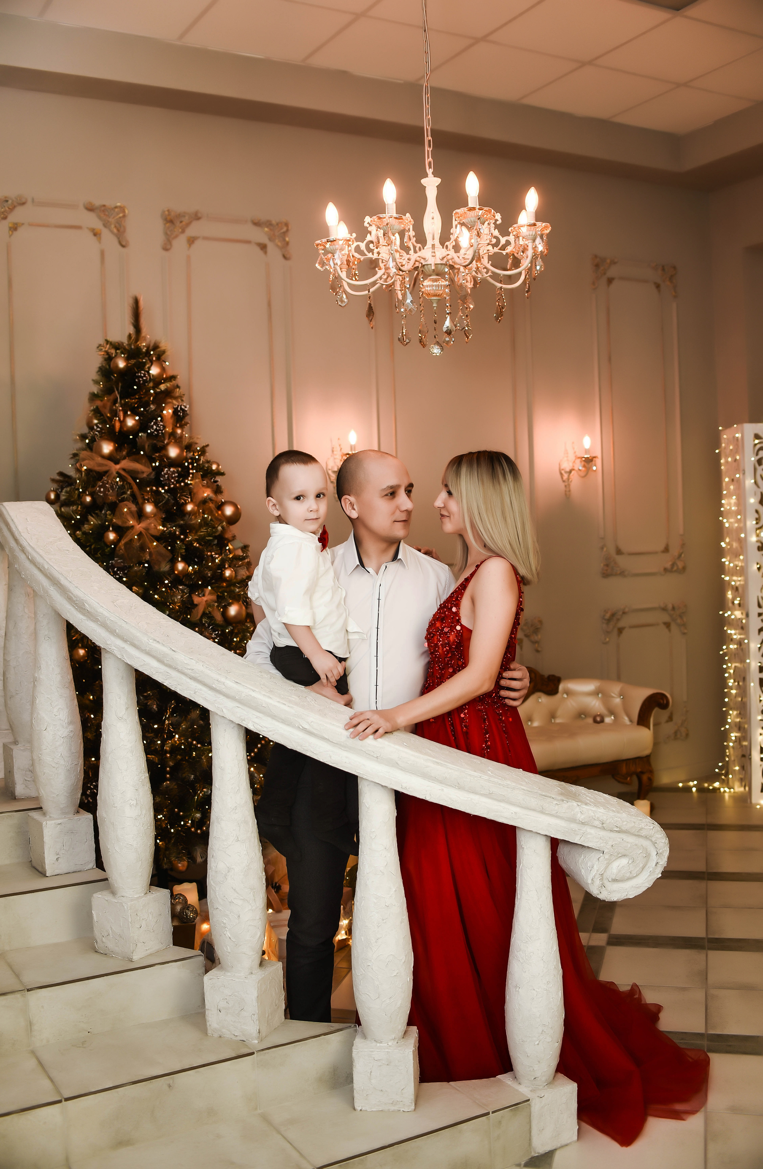 Студийные семейные, детские, индивидуальные фотосессии. Свадебный, семейный, детский, контент фотограф в Омске Максим Ильин