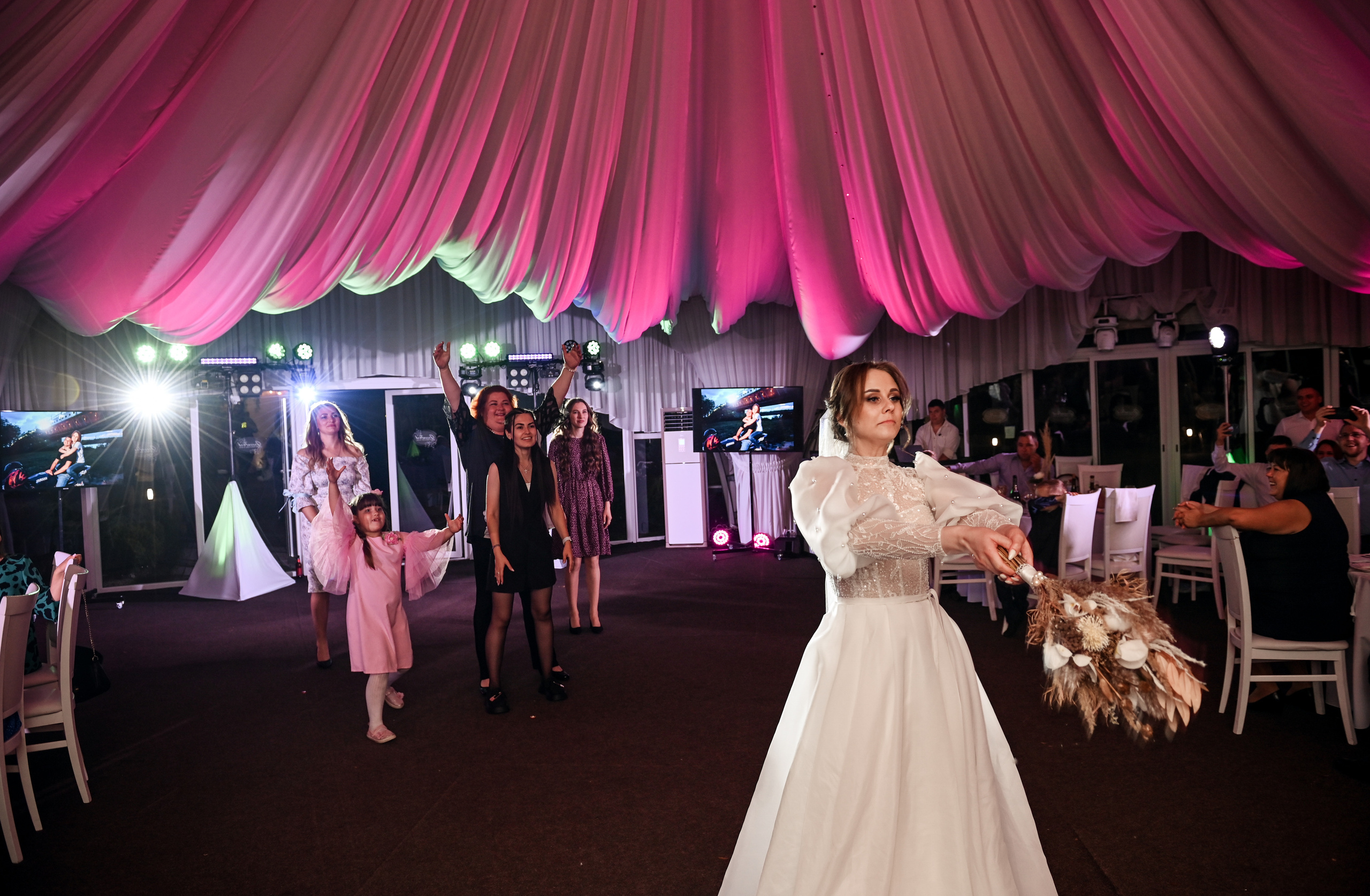 Евгений и Яна. Свадебный, семейный, детский, контент фотограф в Омске Максим Ильин