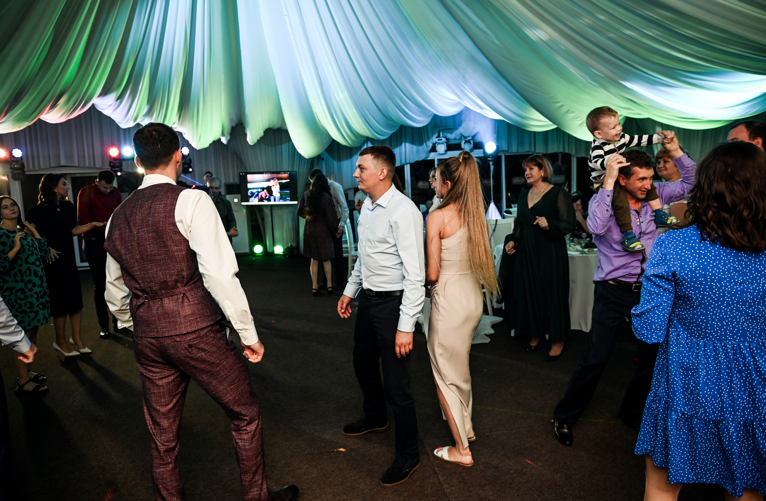 Евгений и Яна. Свадебный, семейный, детский, контент фотограф в Омске Максим Ильин