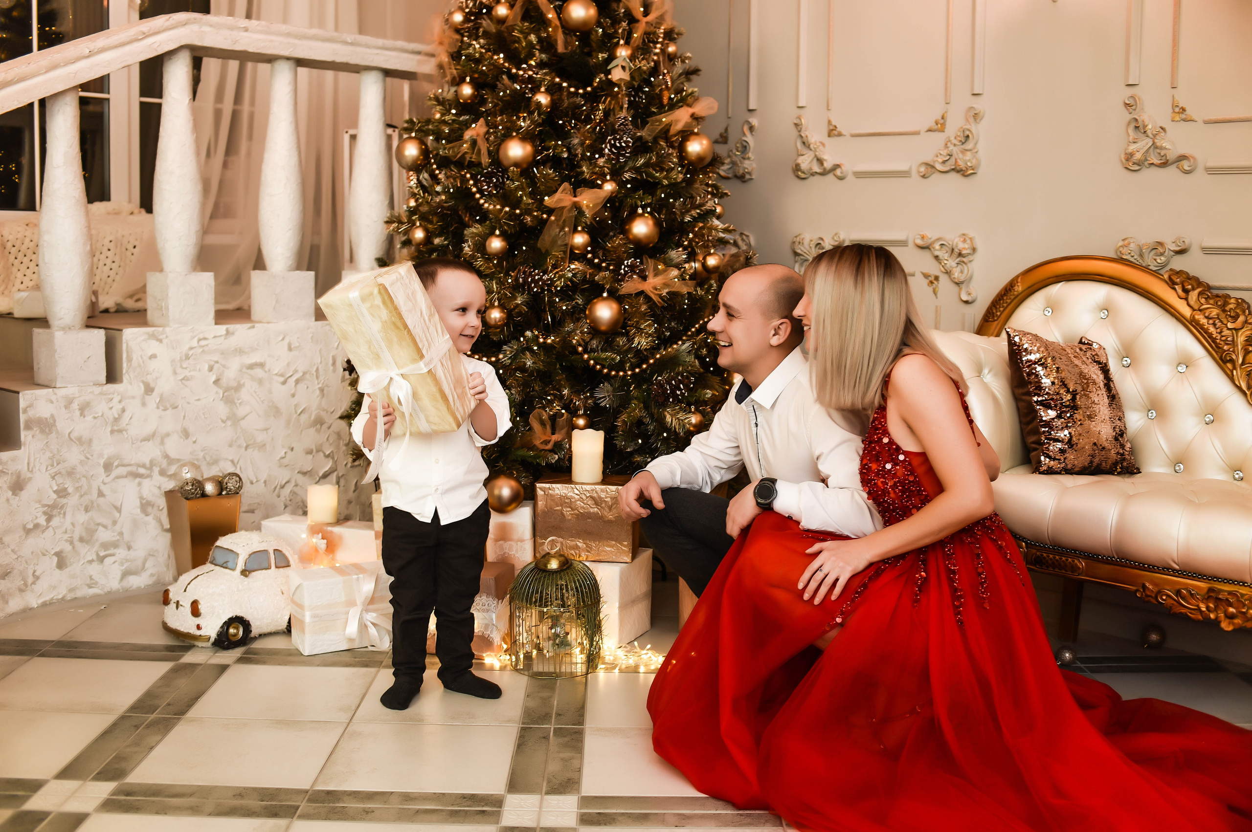 Студийные семейные, детские, индивидуальные фотосессии. Свадебный, семейный, детский, контент фотограф в Омске Максим Ильин