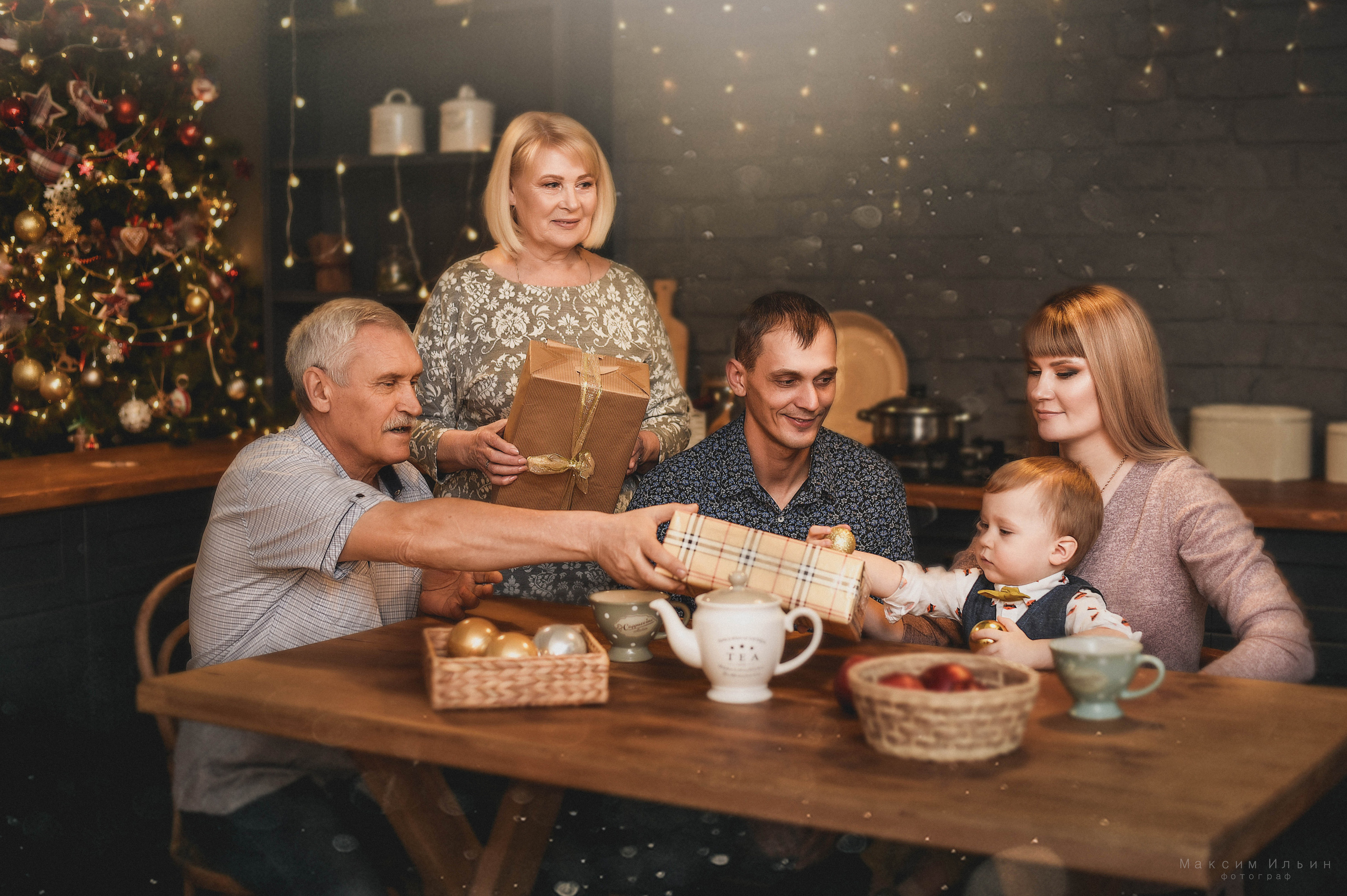 Студийные семейные, детские, индивидуальные фотосессии. Свадебный, семейный, детский, контент фотограф в Омске Максим Ильин