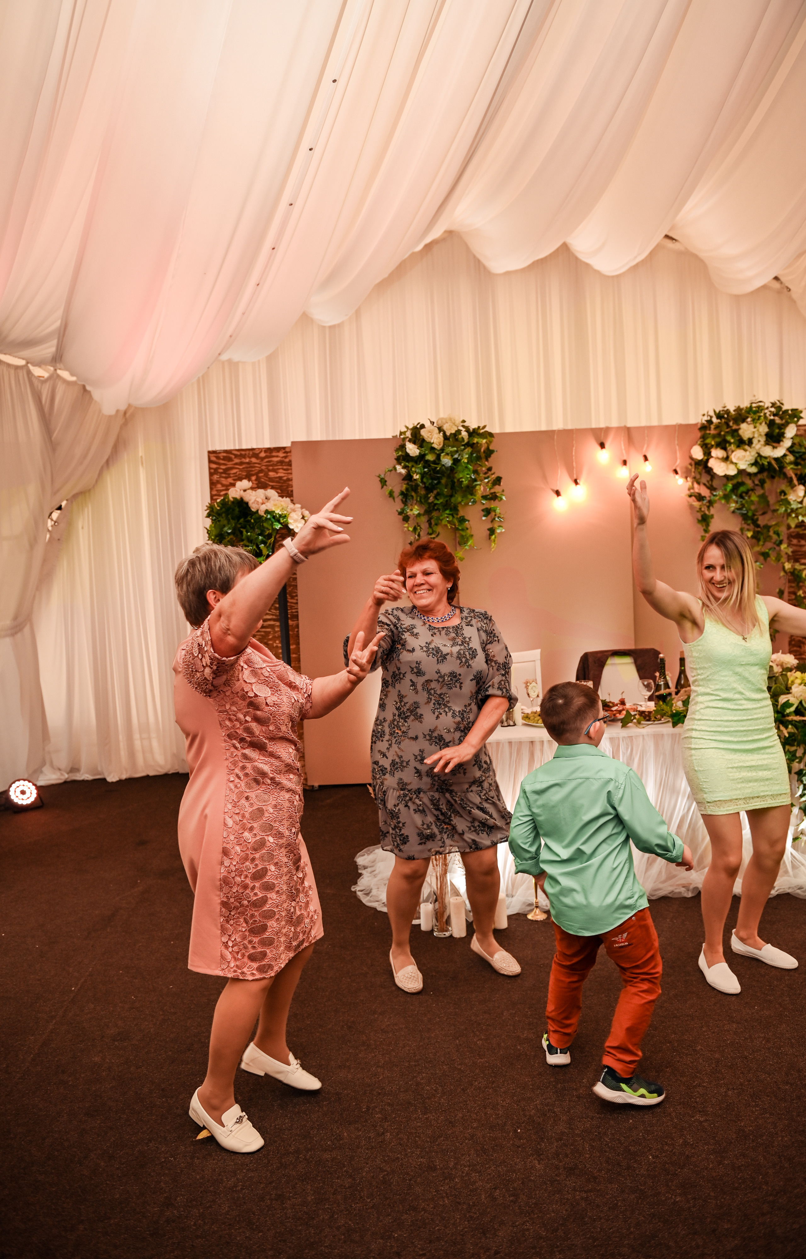 Евгений и Яна. Свадебный, семейный, детский, контент фотограф в Омске Максим Ильин