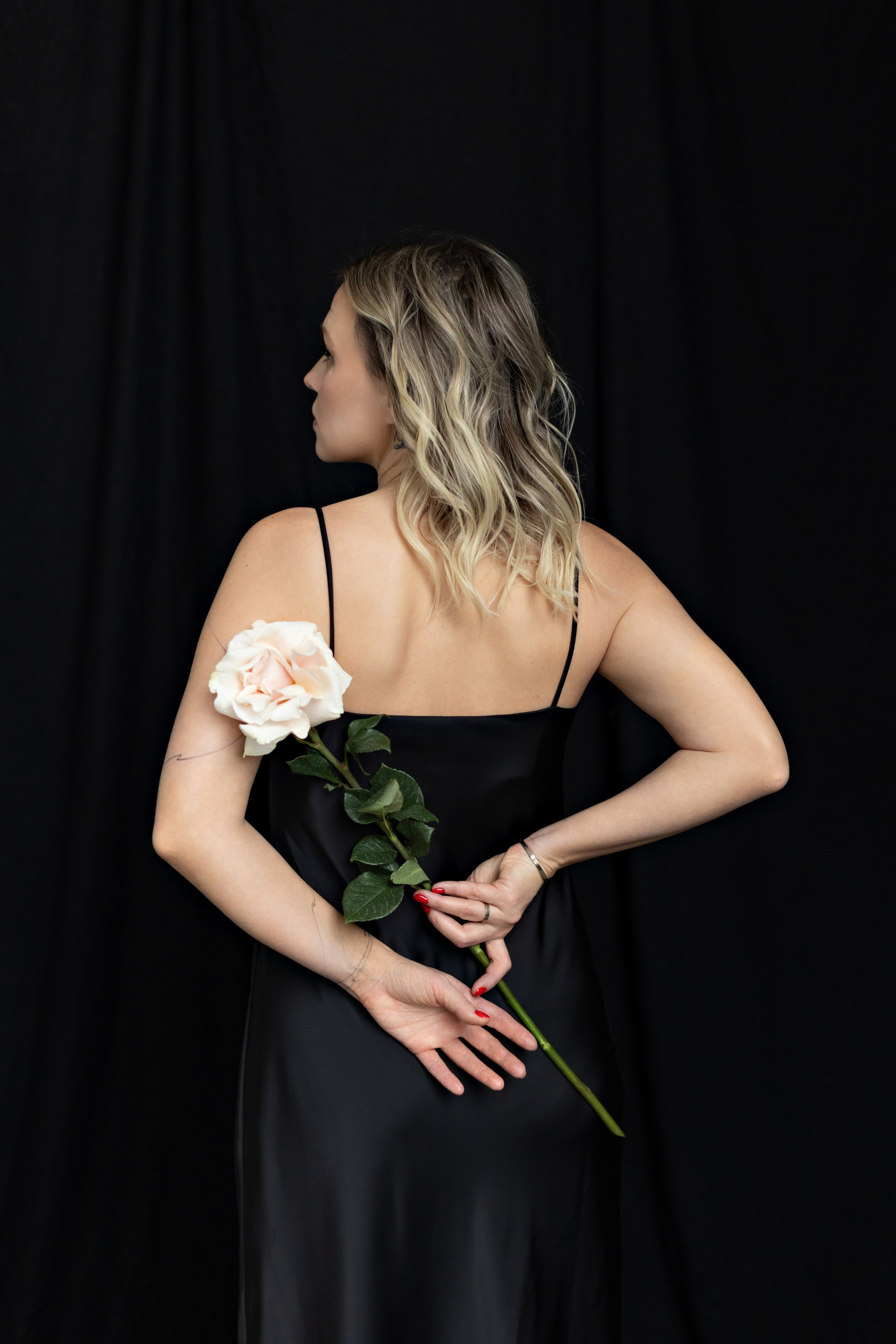 Фотосессия в лаконичной студии с Ульяной. Портретный и семейный фотограф Юлия Герман