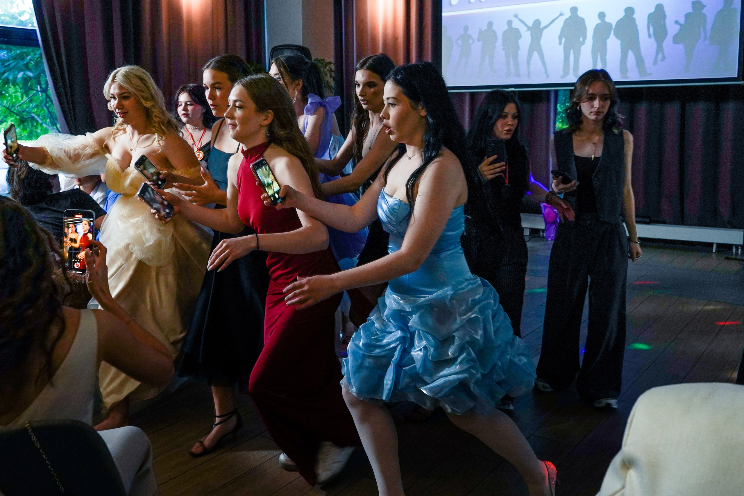 Выпускной вечер, гимназия № 40, 9 класс. Семейный и портретный фотограф в Екатеринбурге Анна Лобанова