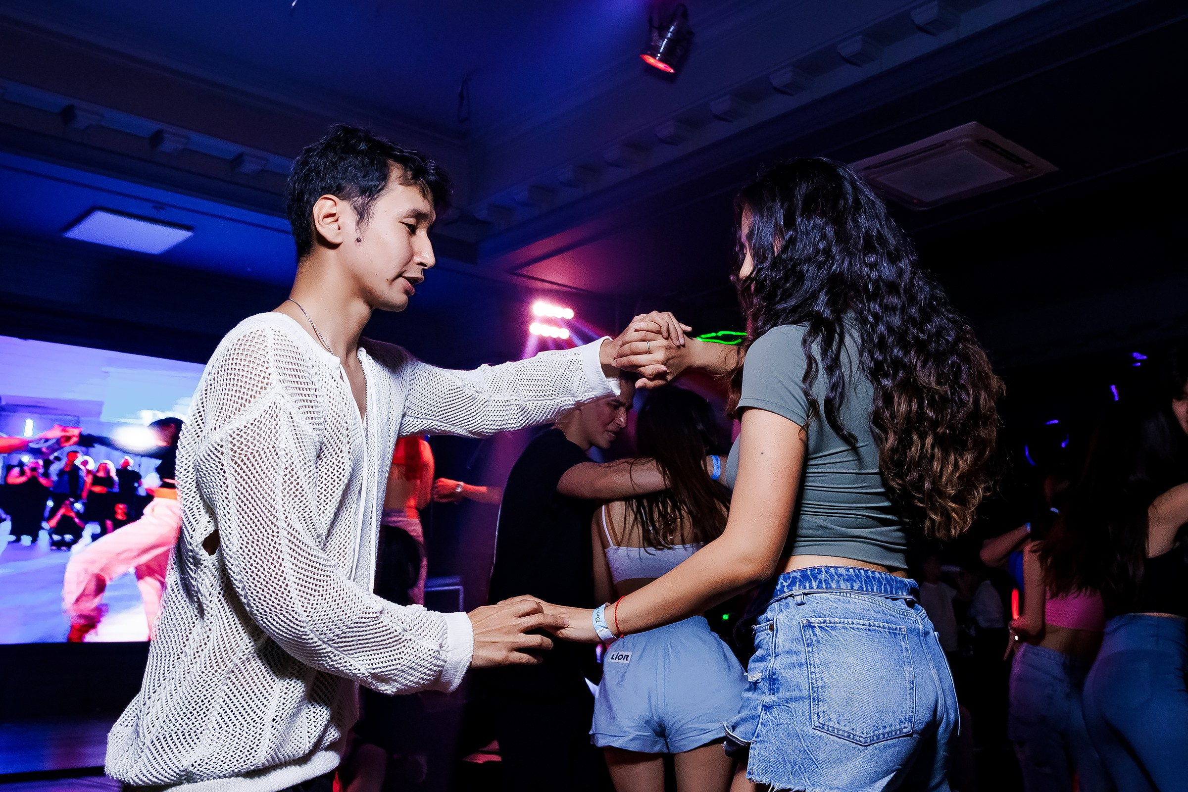 Bachata Party Hola Dance. Репортажный фотограф в Алматы Каюпов Сержан