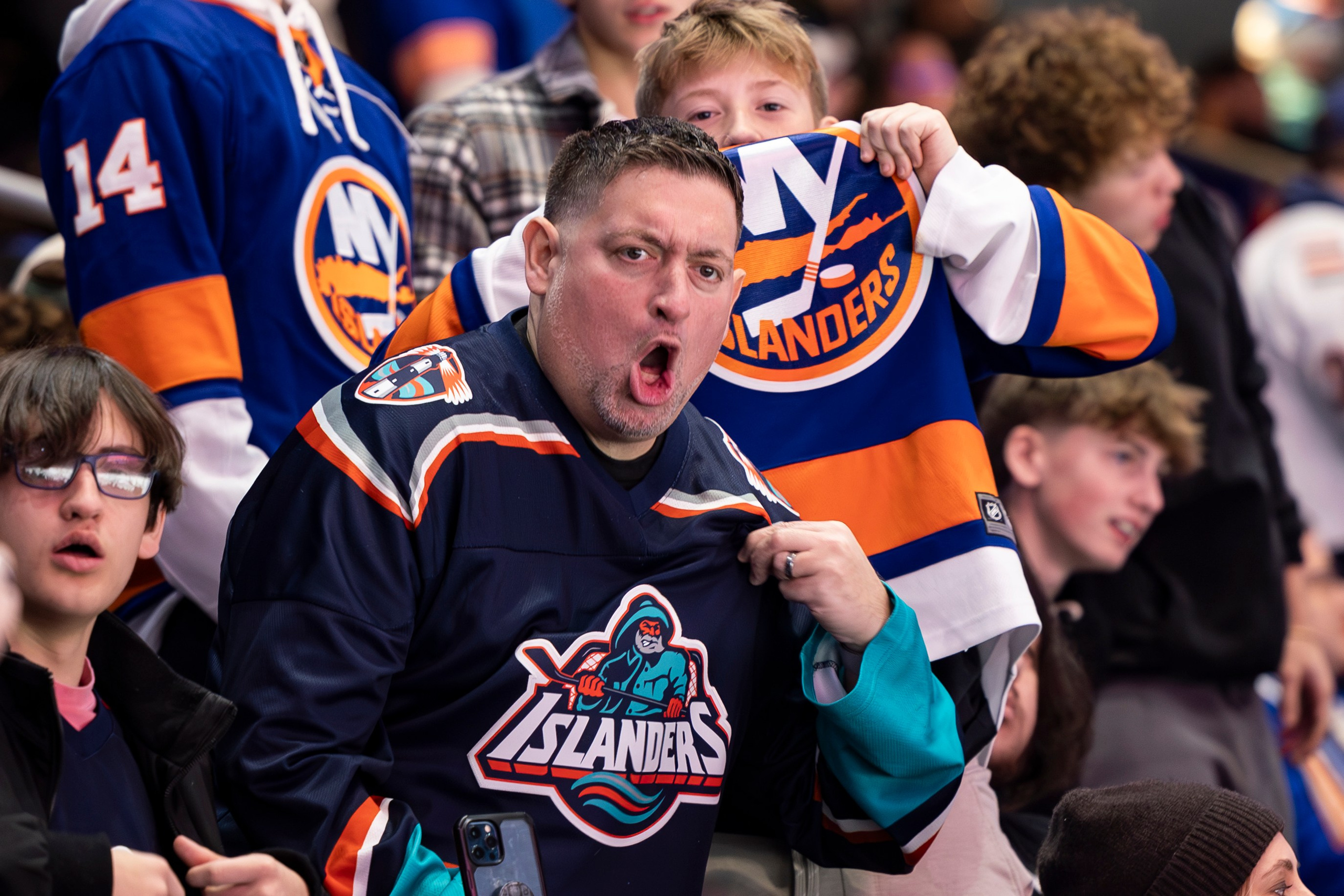 Матч НХЛ: НЙ Айлэндерс — Баффало Сайбэрс. Спортивный репортажный фотограф Казань Нафис Сиразетдинов