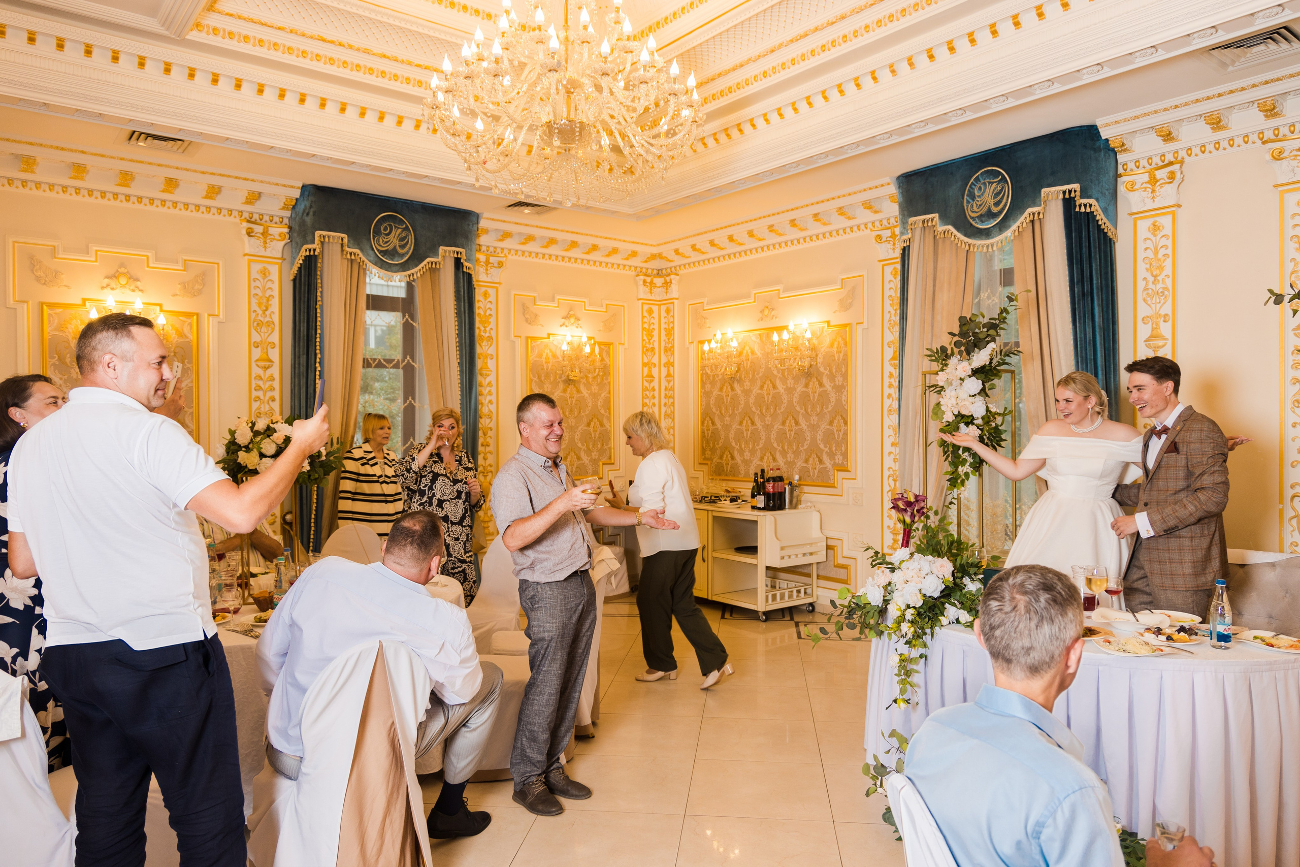 Ресторан. Photomantis