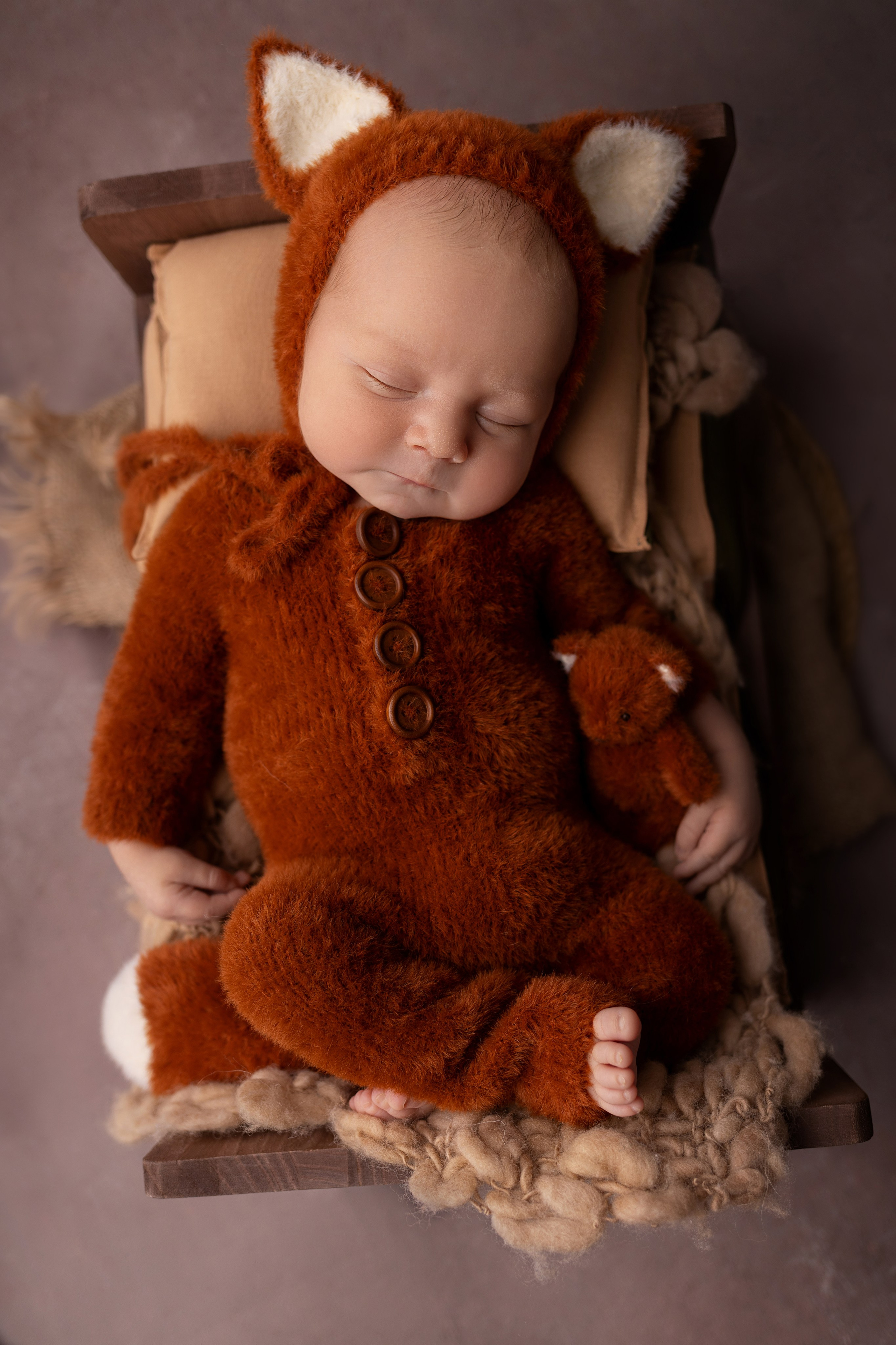 Классическая фотосессия малыша. Фотограф новорожденных малышей в Омске и Омской области Эльвира Камаева