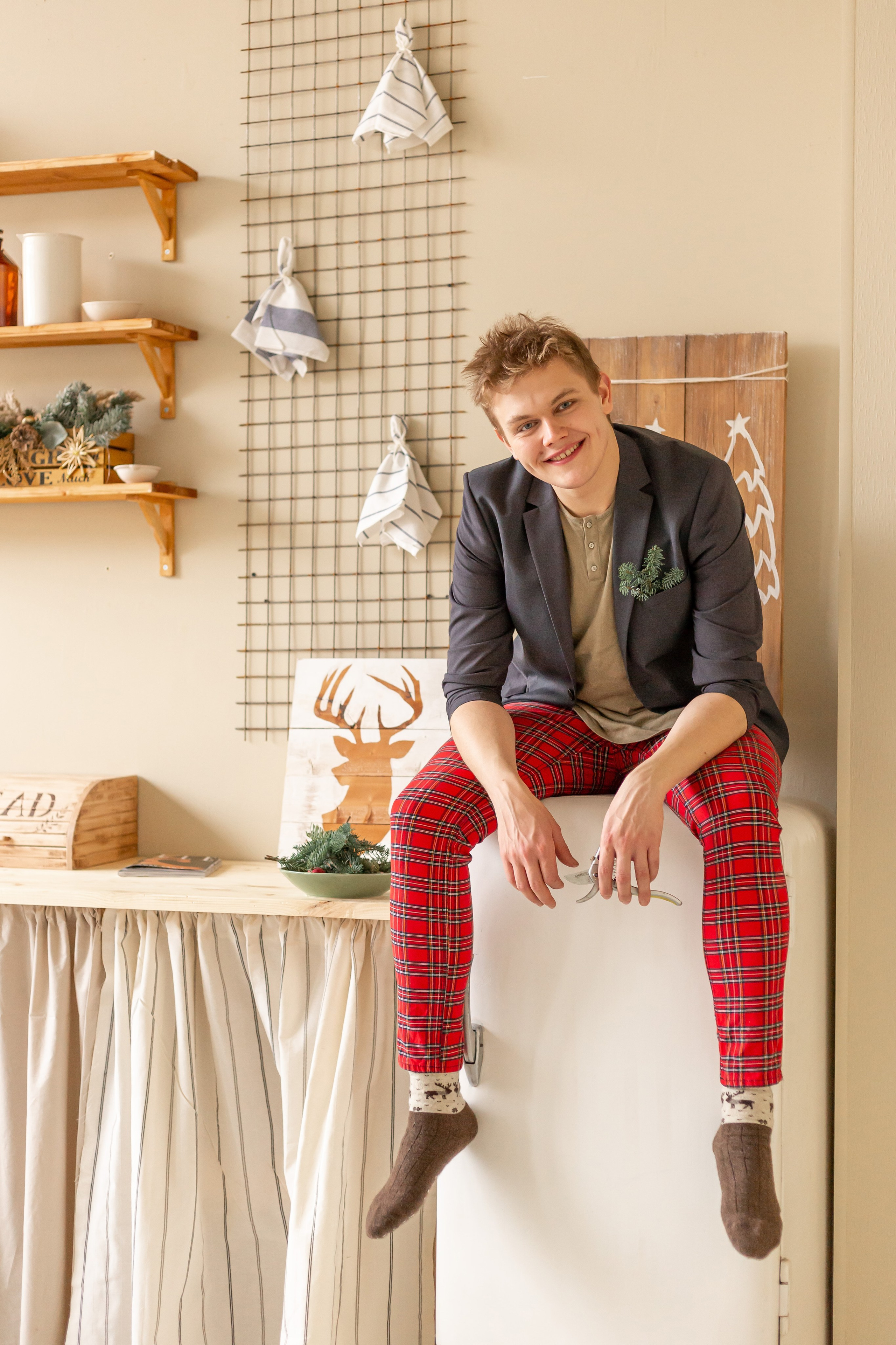 Саша новогодний флорист. Портретный фотограф Санкт-Петербург