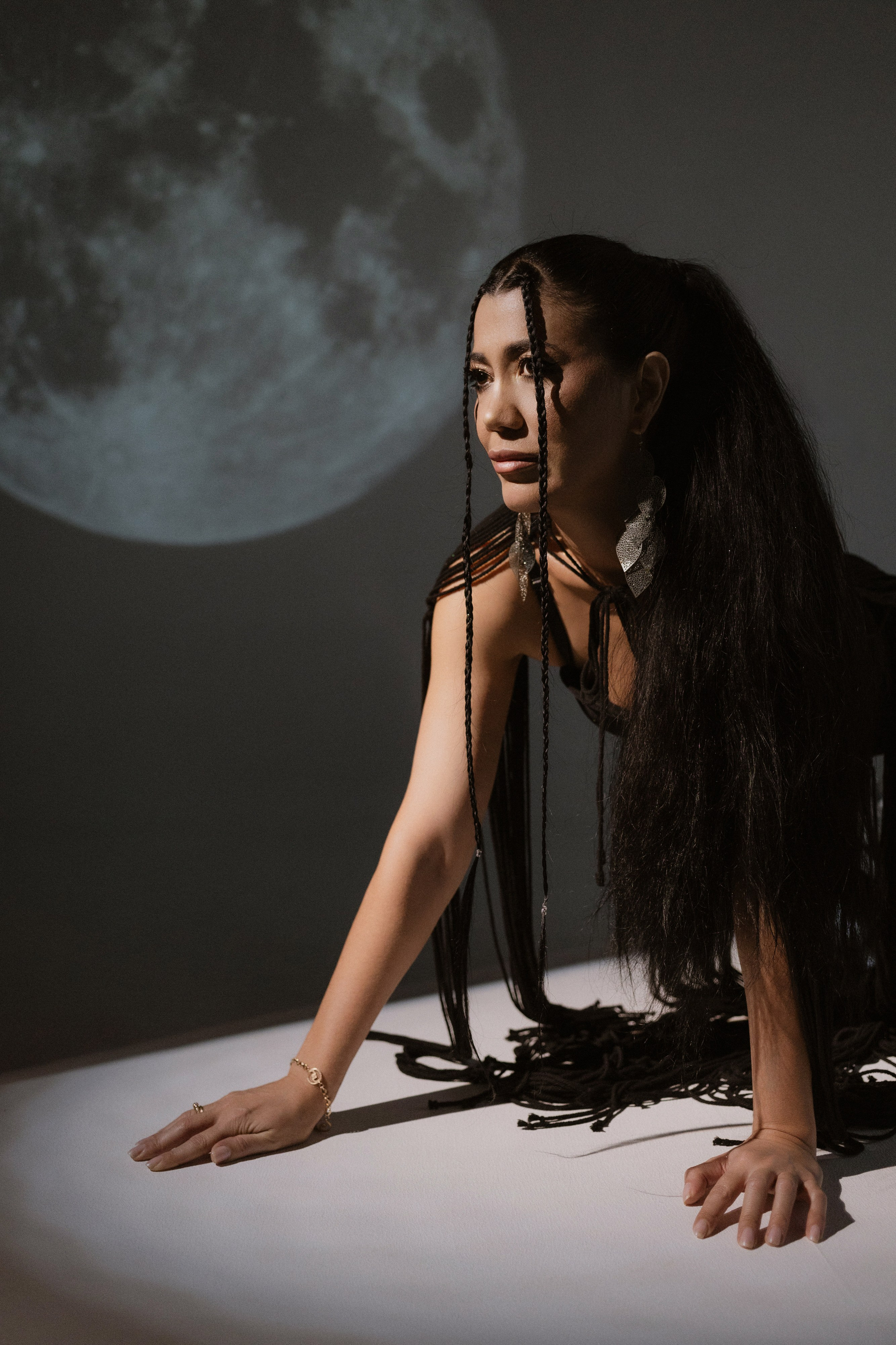 Фотосессия с луной в студии. Фотограф Евпатория Крым