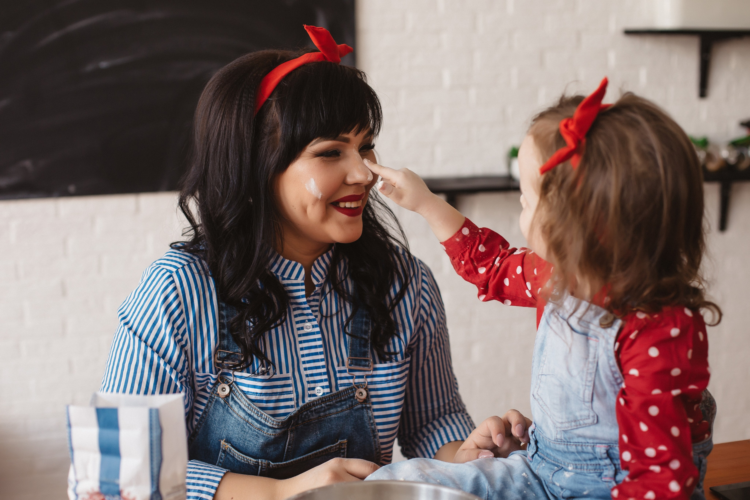 Семейная фотосессия на кухне. Фотограф в спб Александр Потапов