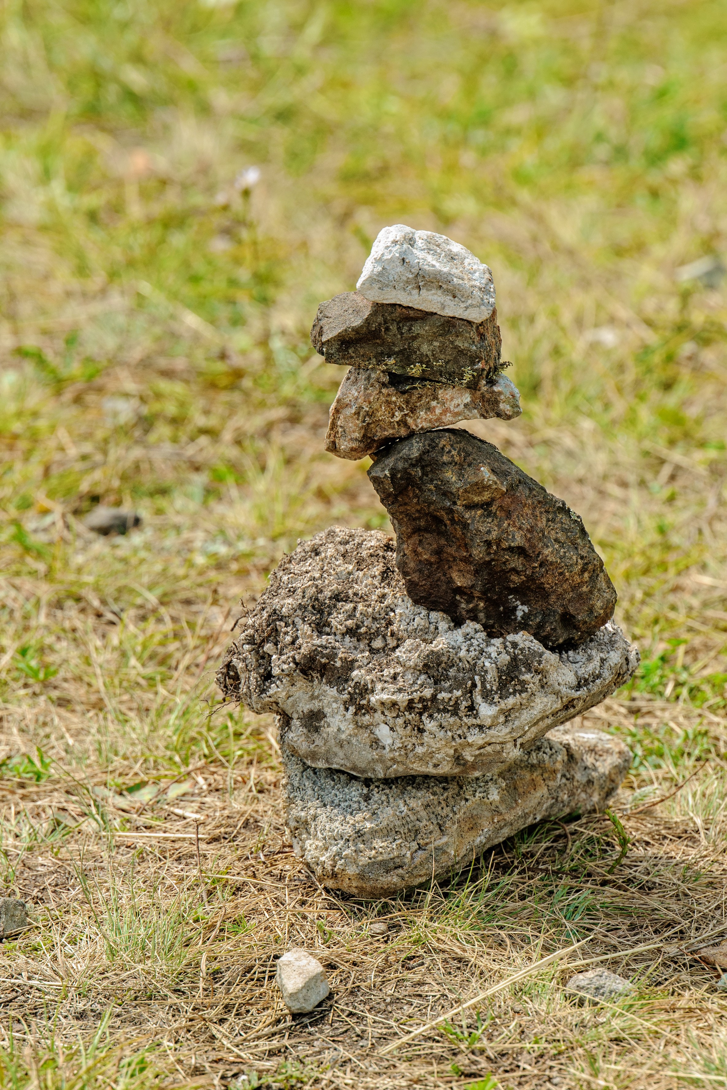 Камни на разломе.