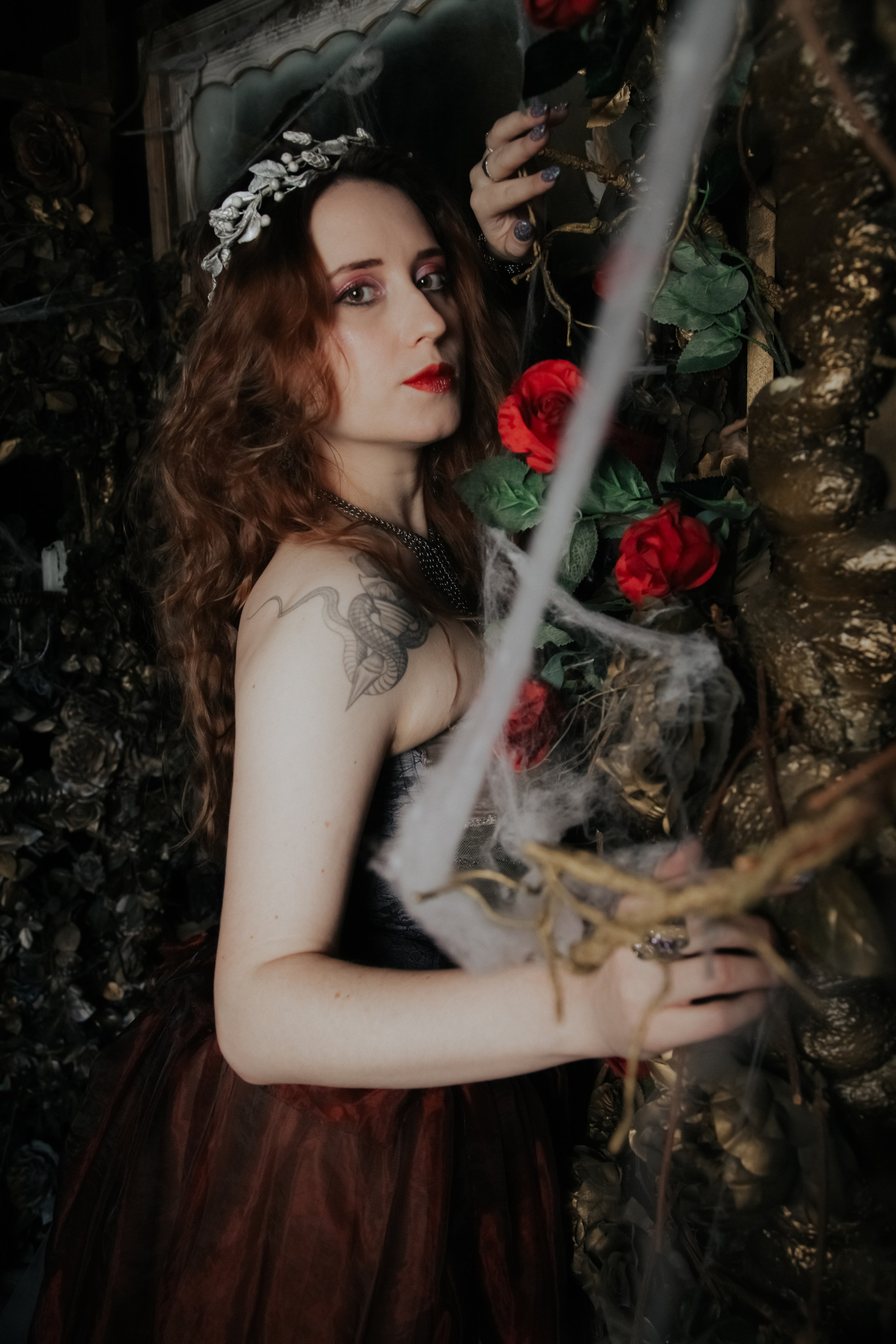 Фотосессия к выходу духов «Неблагой двор». Фотограф Ellairen