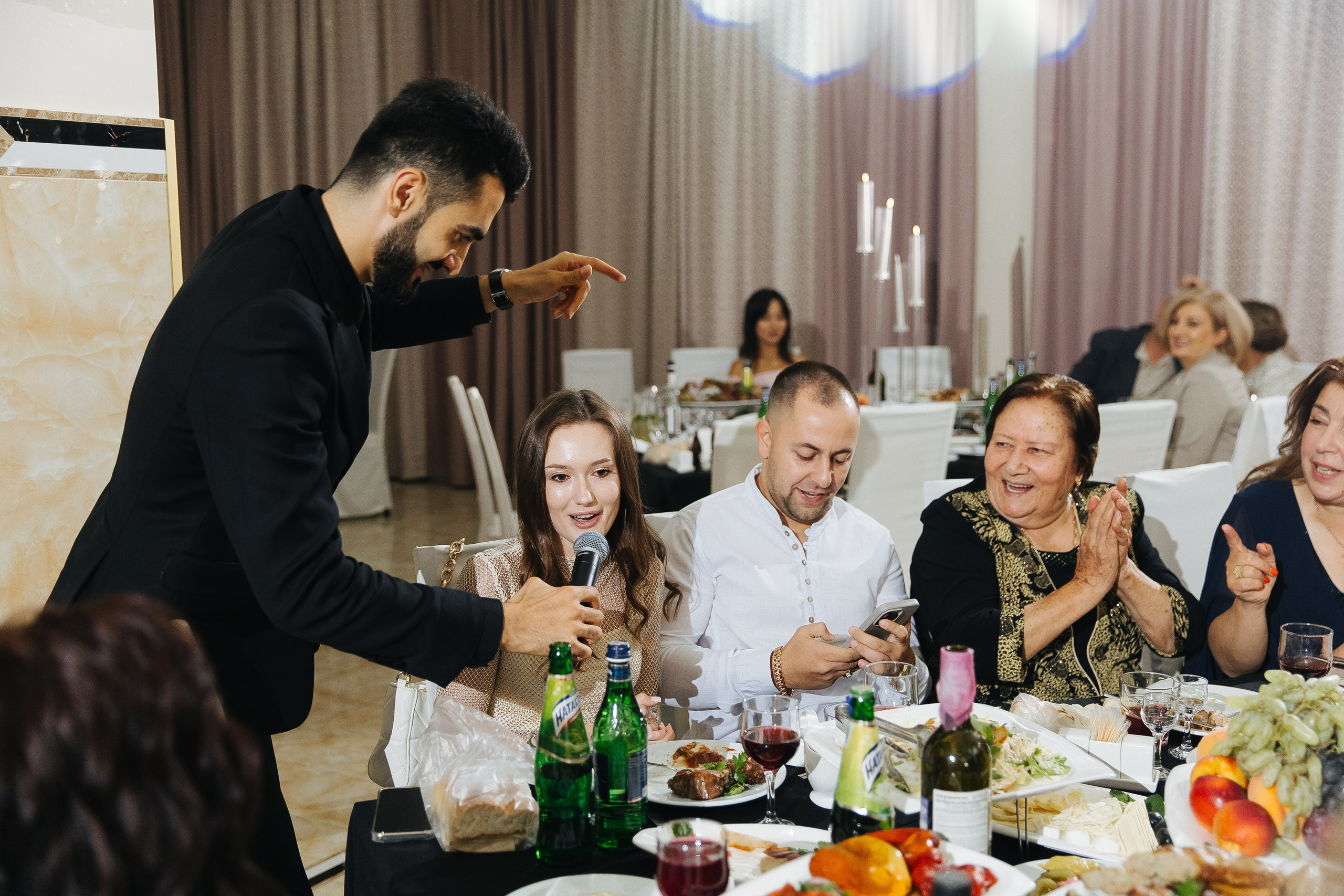 Ани и Назели. 35&5 День рождения, «Янтарь». Фотограф в Красноярске Надежда Воскресенская