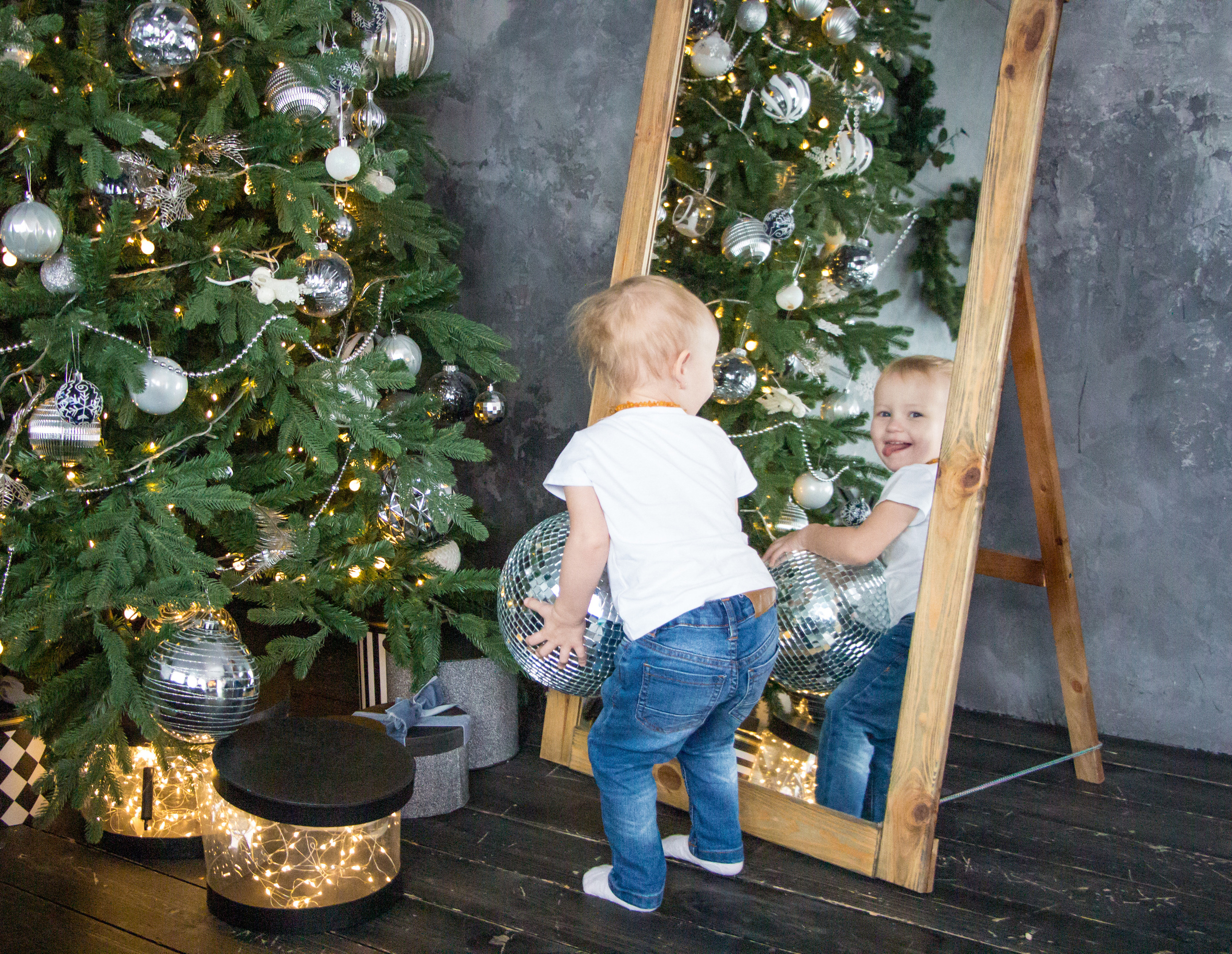 Новогодняя встреча трех поколений: Мама, дочь и внуки. Творческая, семейная Фотосъемка ДоброДарова Елена Омск