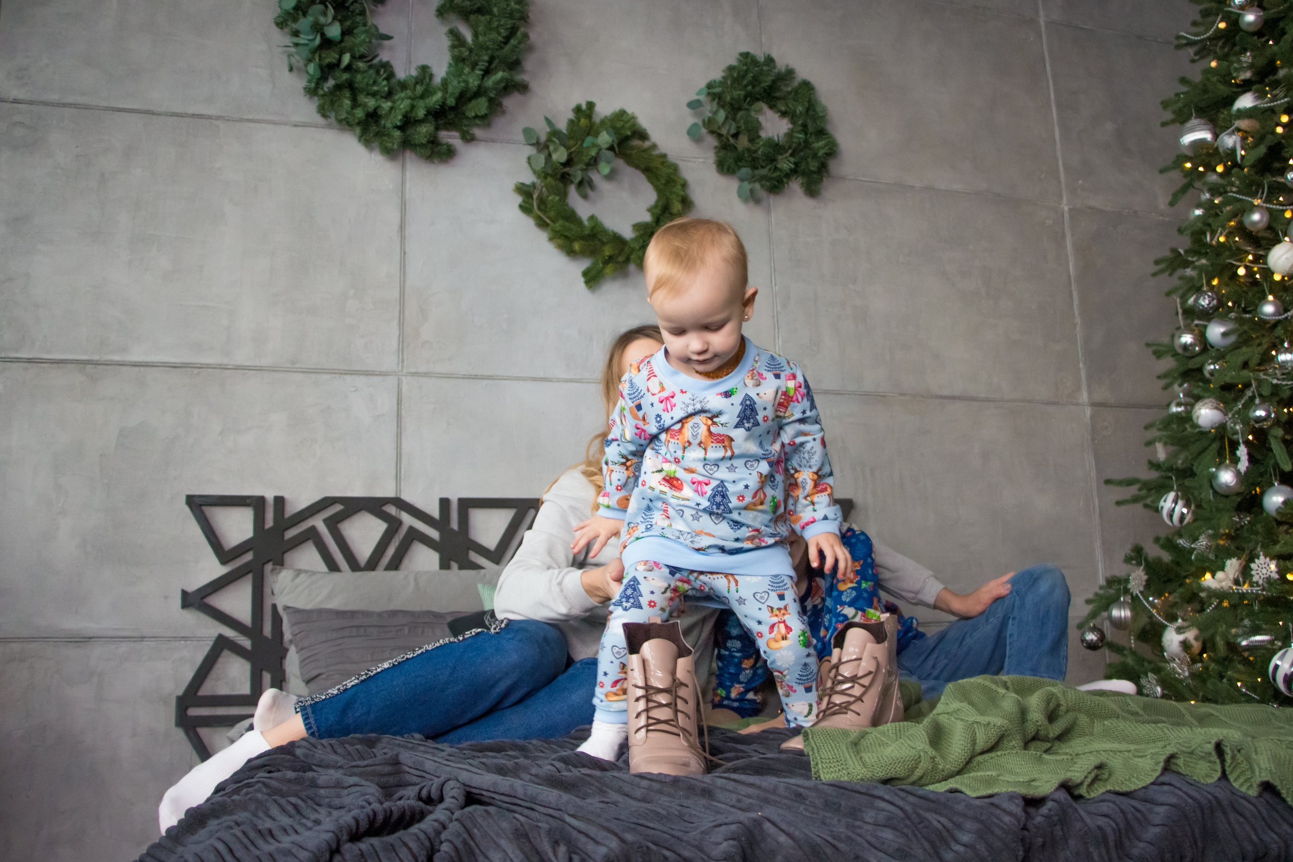 Новогодняя встреча трех поколений: Мама, дочь и внуки. Творческая, семейная Фотосъемка ДоброДарова Елена Омск