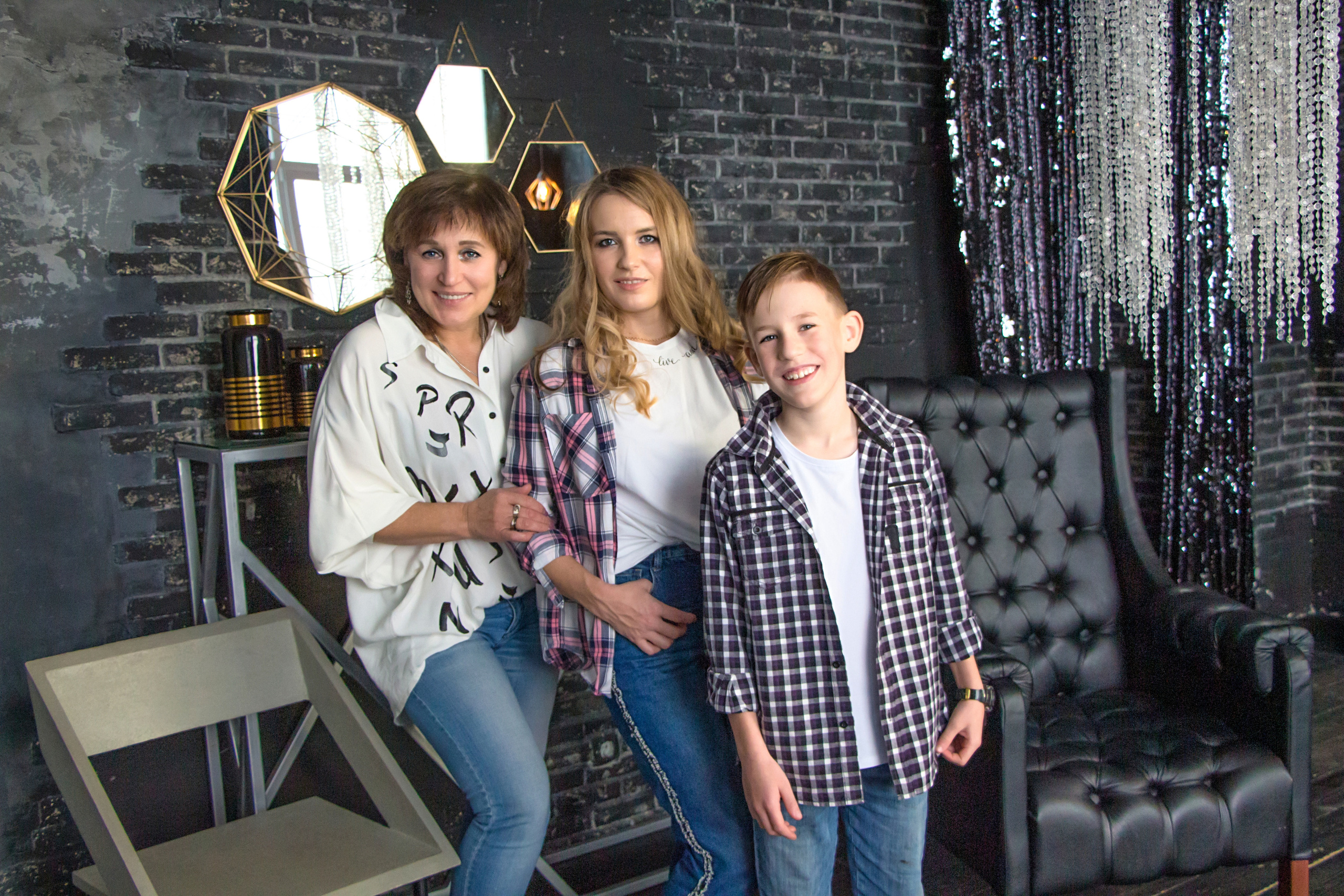 Новогодняя встреча трех поколений: Мама, дочь и внуки. Творческая, семейная Фотосъемка ДоброДарова Елена Омск