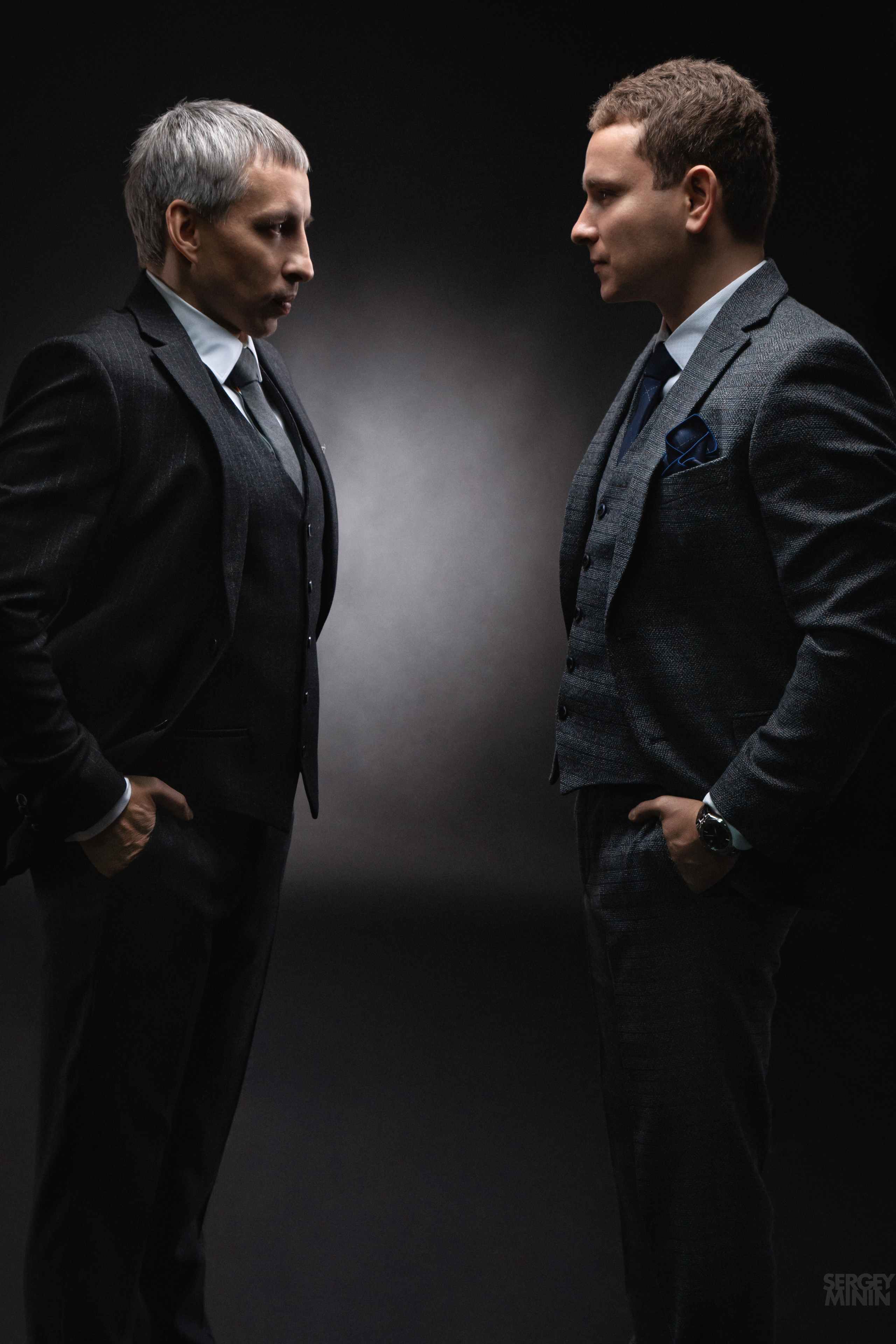 Два адвоката решают сложные задачи в суде в Екатеринбурге.