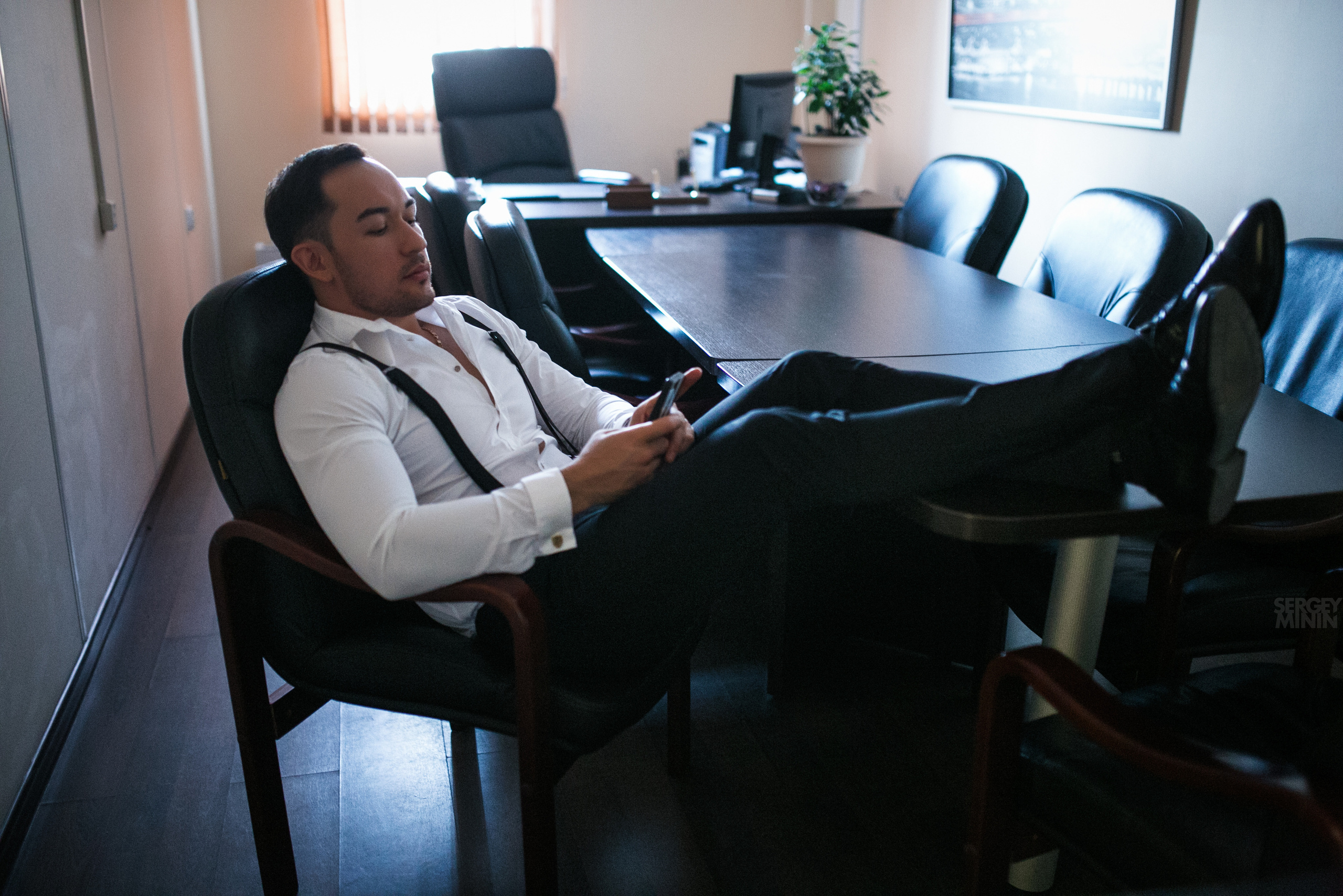 Съемка бизнес портретов успешных людей в Екатеринбурге. Студийный и Рекламный Фотограф в Екатеринбурге Сергей Минин