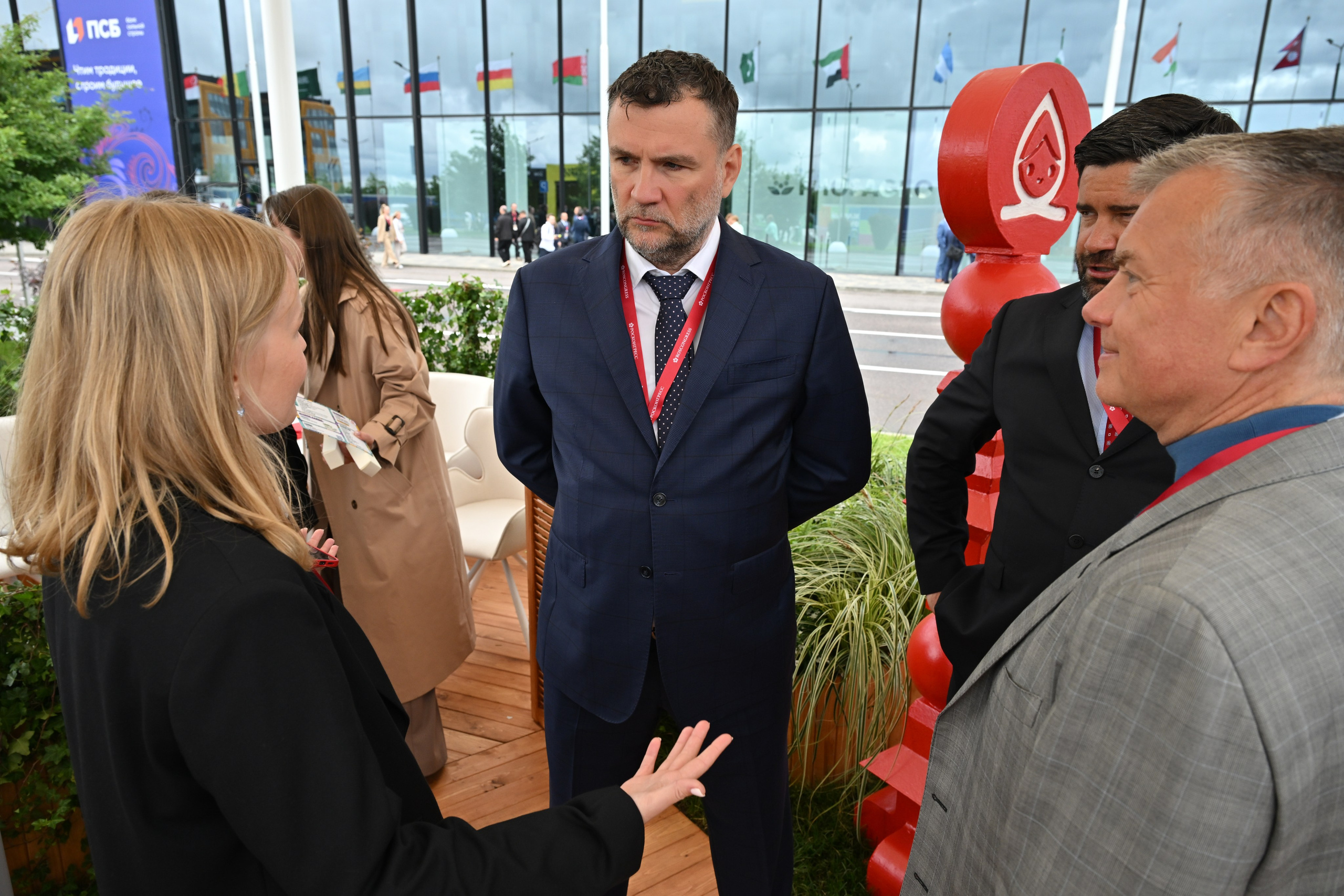 ПМЭФ 2025: летняя терраса «Теремка». Serg PG Photography — репортажная фотосъемка в Петербурге