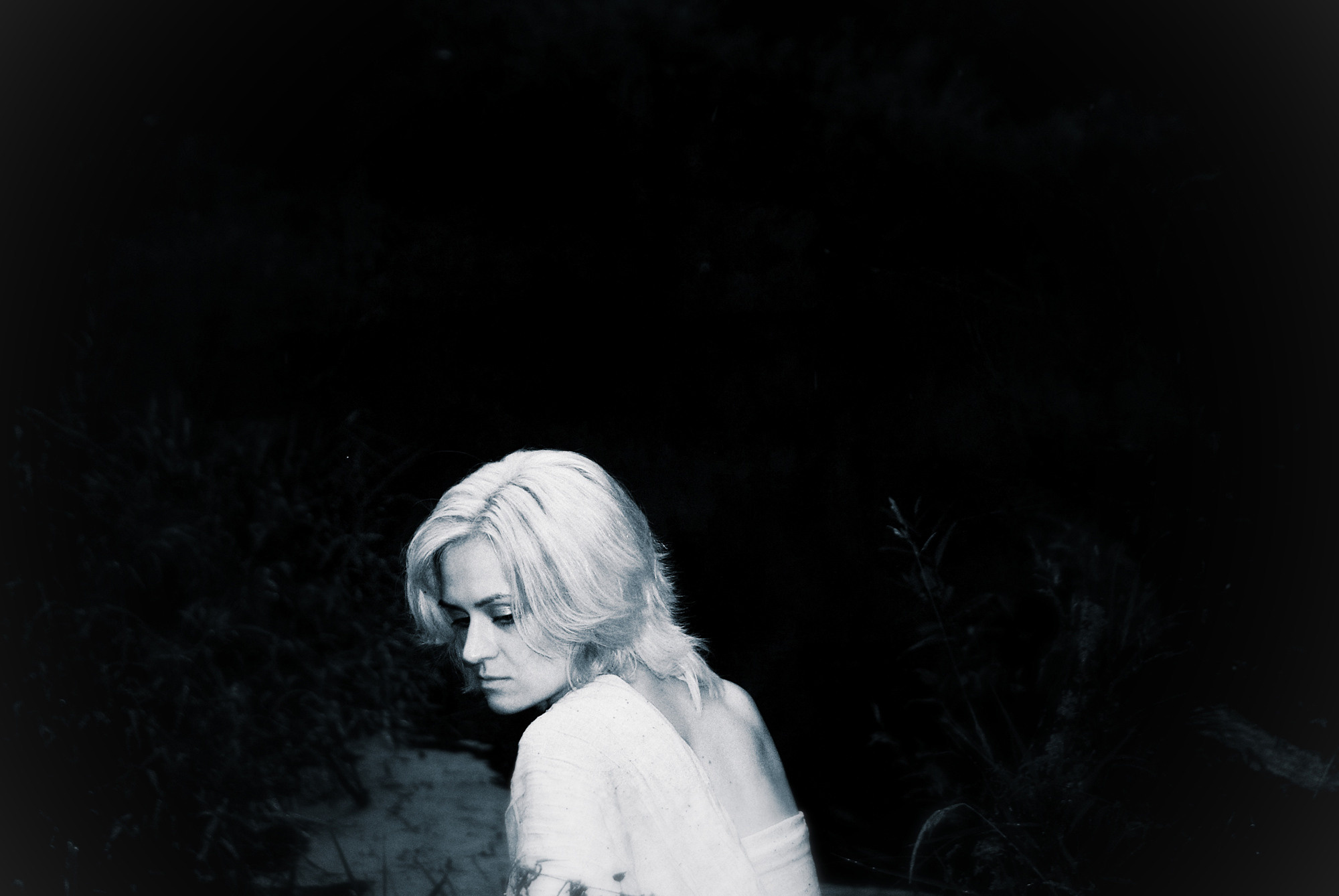 На реке, на Истре. Сплошной артхаус. Фотограф Москва и область