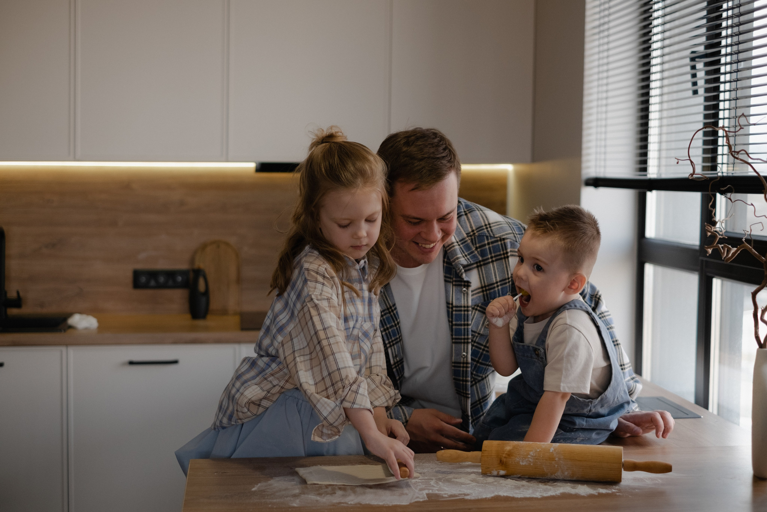 Элла, Кирилл, Алиса и Даниил | домашняя съемка. Фотограф в Новосибирске Диана Ильиных