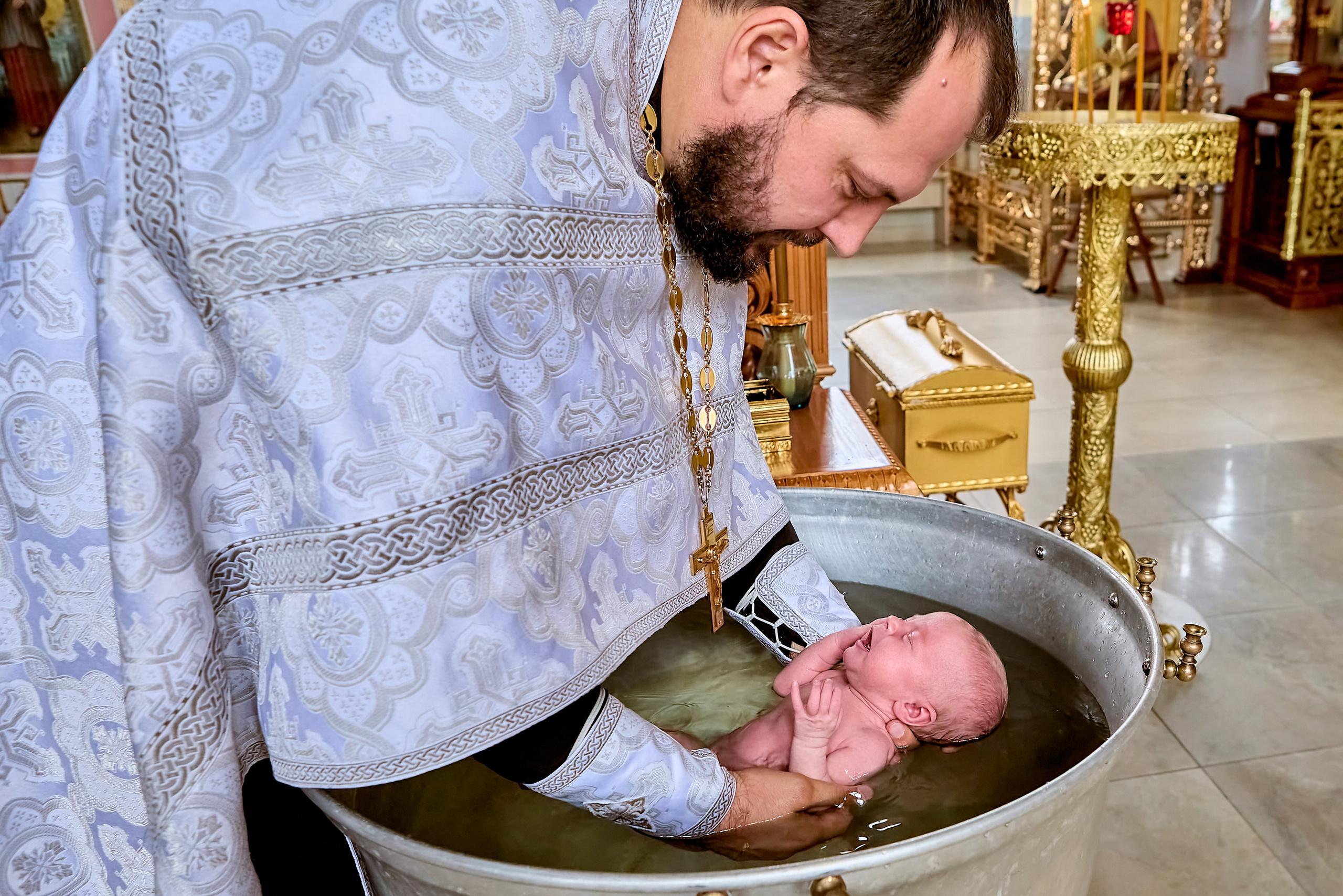 Фотограф Таинства Крещения и Венчания в Дзержинске и Нижнем Новгороде для фотокниги и альбомов