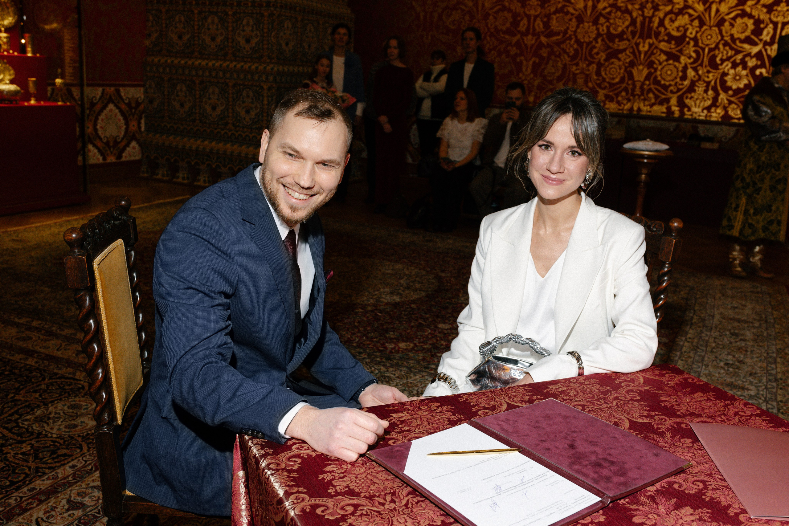 Свадебная фотосессия в Коломенском. Дворец царя Алексея Михайловича. Свадебный фотограф в Москве Мария Крош