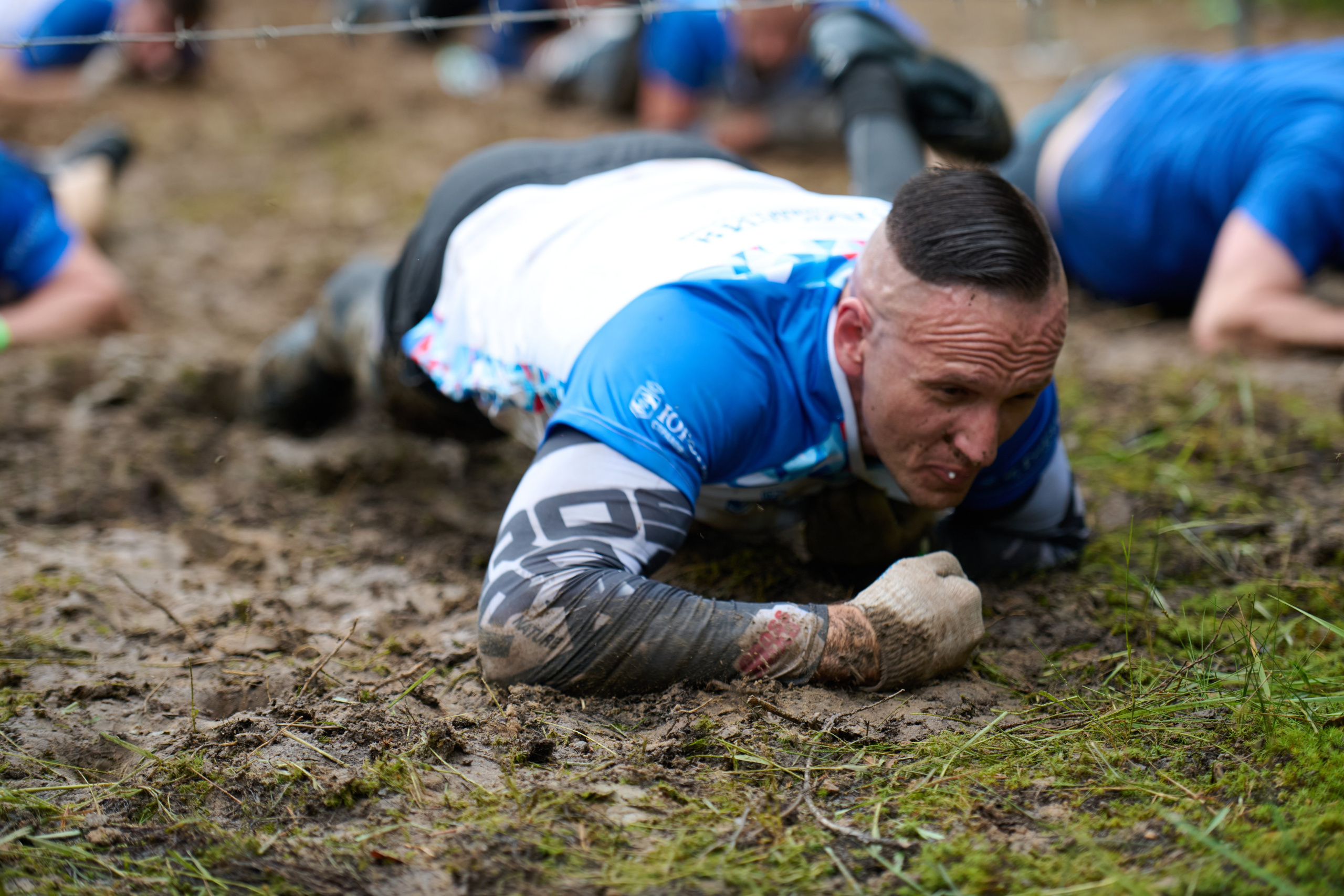 Фоторепортаж с забега Стальной характер в Сургуте, 5 июля 2025. Репортажный и семейный фотограф — Шелихов Сергей