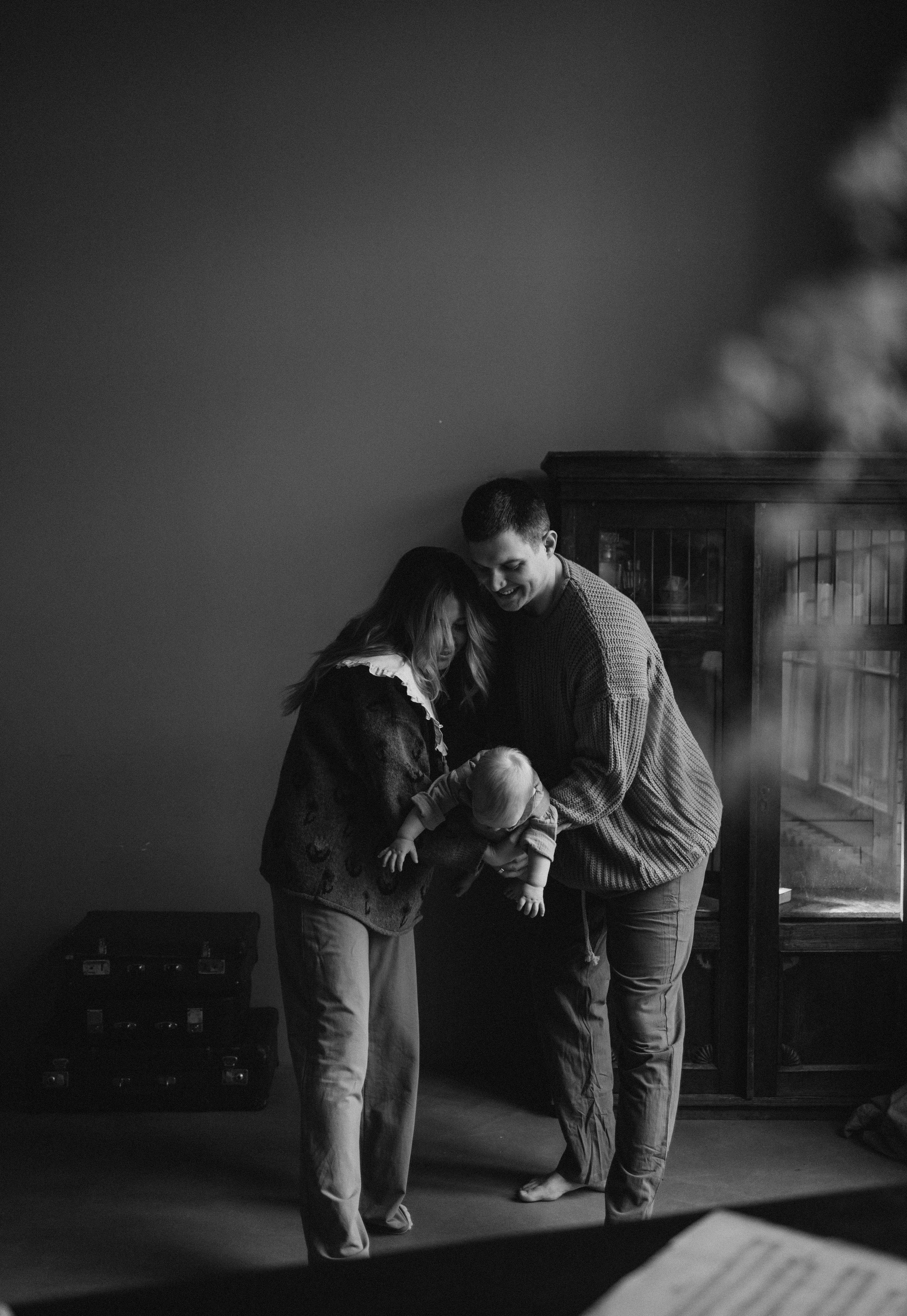 Оля, Никита и малыш Мирослав. Семейный, домашний, ньюборн фотограф Москва Цветкова Елизавета