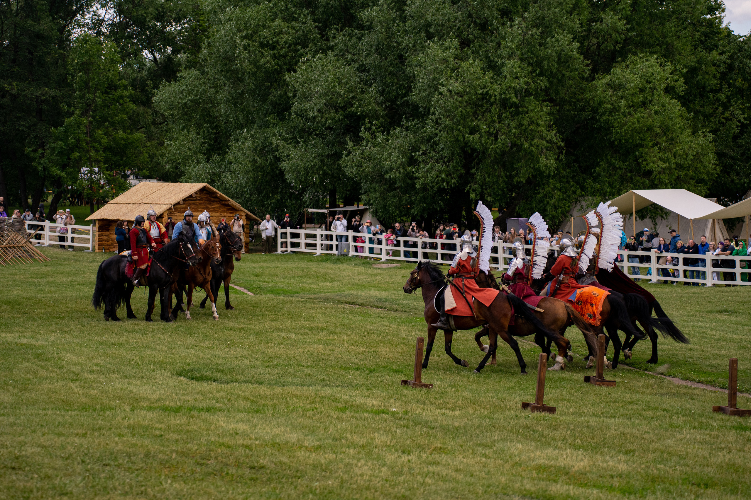 Фотографии фестиваль «Времена и эпохи» 10 июня 2023. Музей-заповедник «Коломенское», фотограф Ксения Насокина. Древняя Русь, Российская Империя, история, исторический фестиваль, реконструкторы, историческая реконструкция, 1654-1667 гг. Русско-польская война, XVII век, Запорожская Сечь, Речь Посполитая, быт царской России, стрелецкий полк, крылатые гусары, пикинёры, реконструкция сражения.