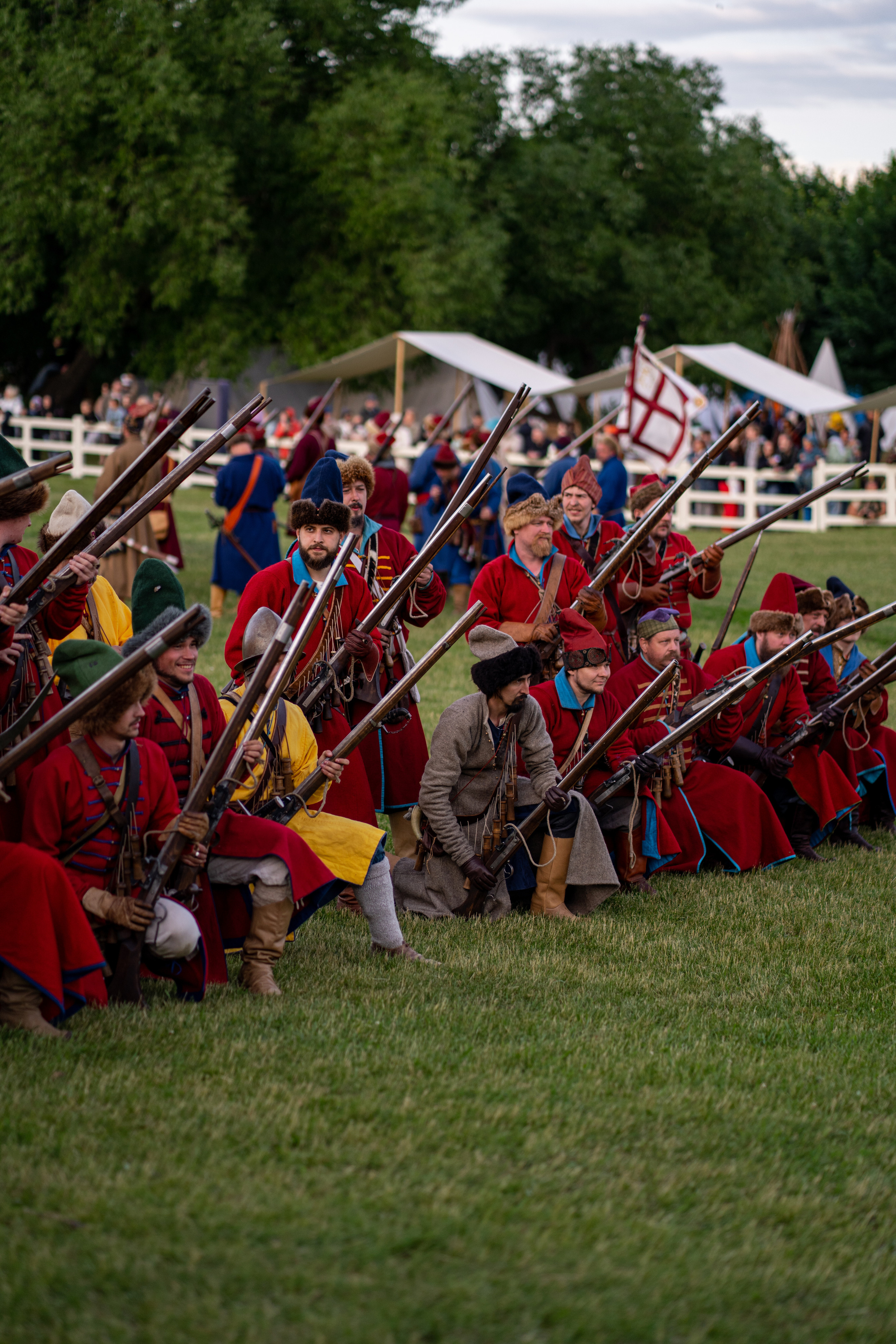 Фотографии фестиваль «Времена и эпохи» 10 июня 2023. Музей-заповедник «Коломенское», фотограф Ксения Насокина. Древняя Русь, Российская Империя, история, исторический фестиваль, реконструкторы, историческая реконструкция, 1654-1667 гг. Русско-польская война, XVII век, Запорожская Сечь, Речь Посполитая, быт царской России, стрелецкий полк, крылатые гусары, пикинёры, реконструкция сражения.