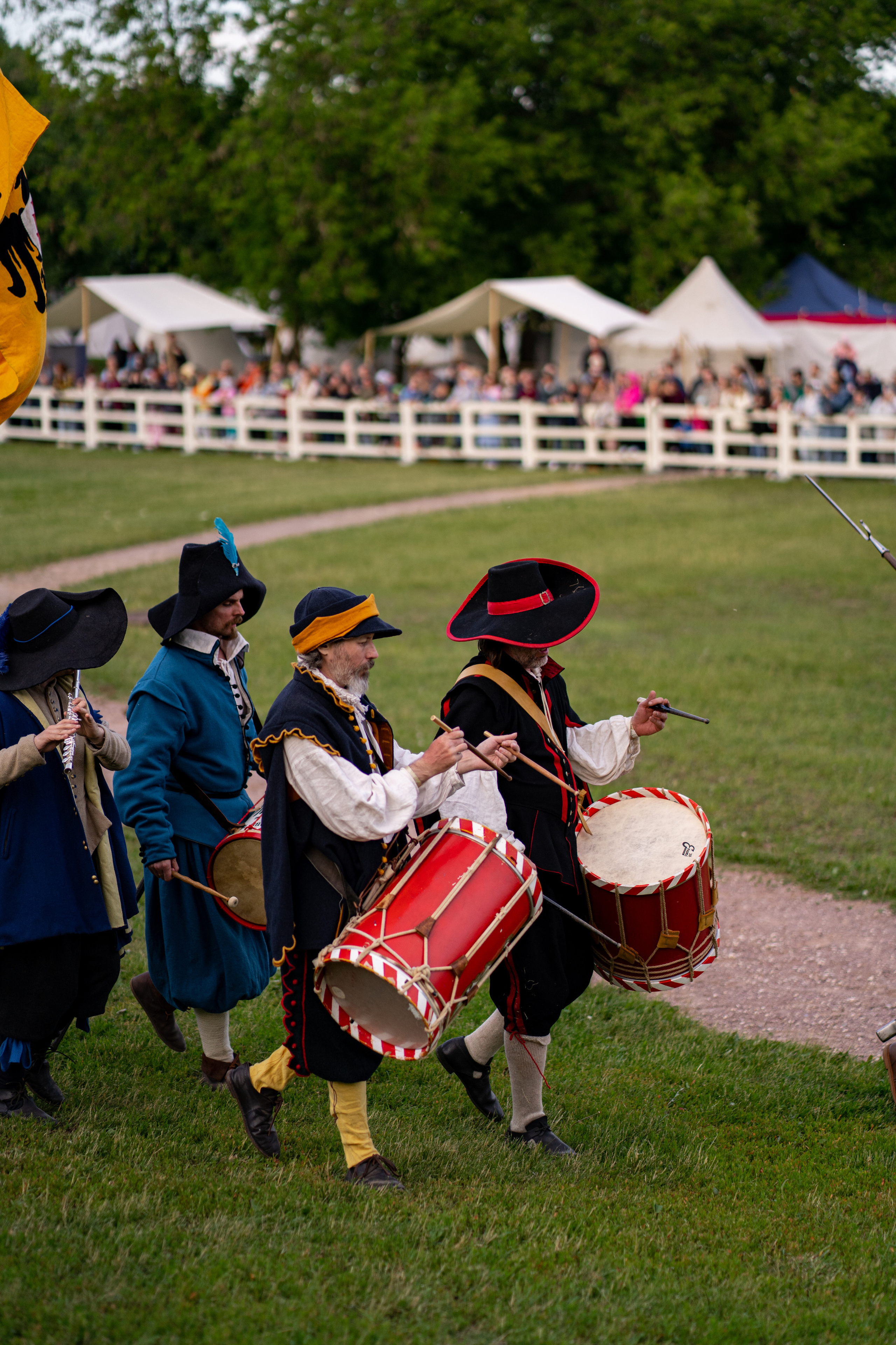 Фотографии фестиваль «Времена и эпохи» 10 июня 2023. Музей-заповедник «Коломенское», фотограф Ксения Насокина. Древняя Русь, Российская Империя, история, исторический фестиваль, реконструкторы, историческая реконструкция, 1654-1667 гг. Русско-польская война, XVII век, Запорожская Сечь, Речь Посполитая, быт царской России, стрелецкий полк, крылатые гусары, пикинёры, реконструкция сражения.