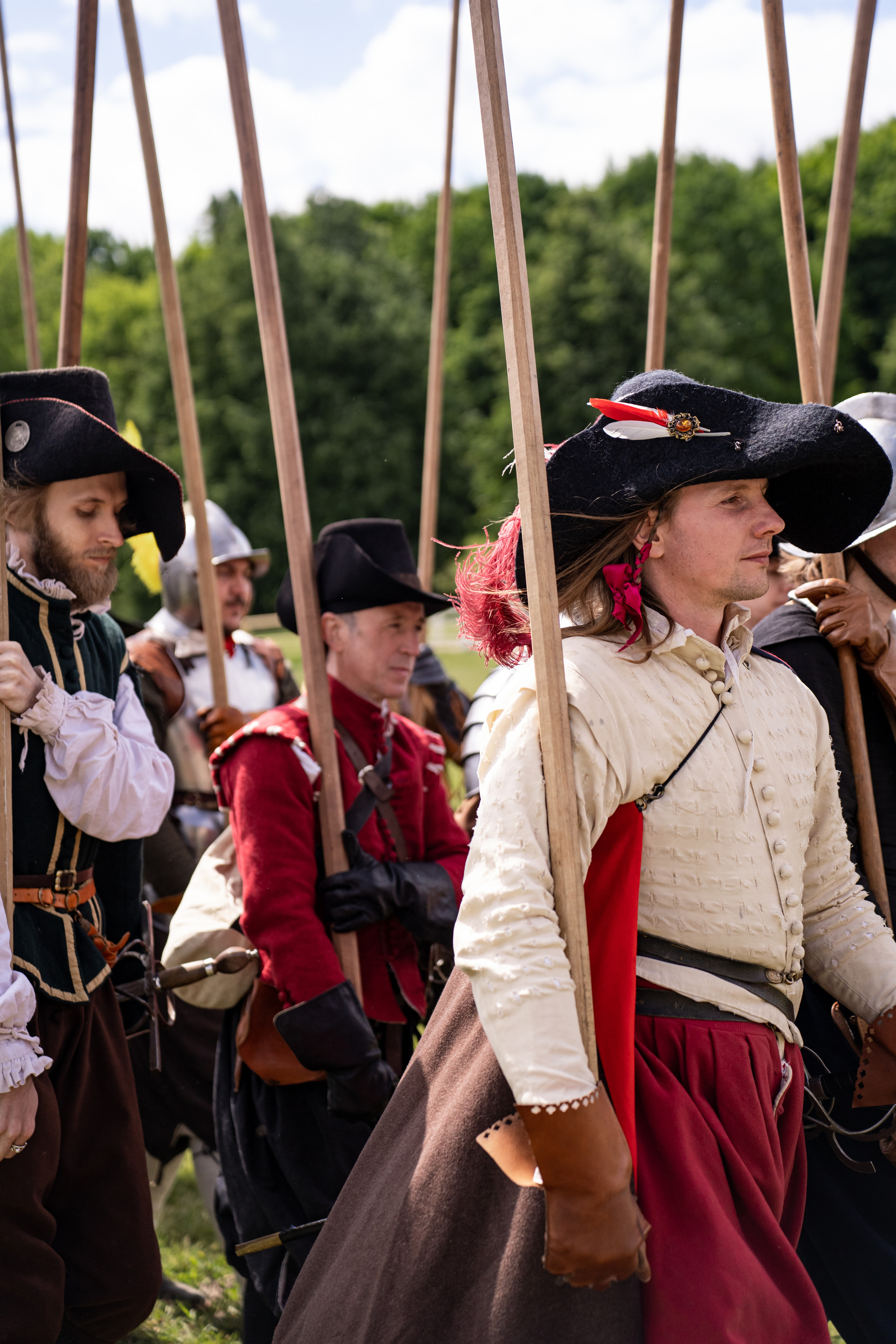 Фотографии фестиваль «Времена и эпохи» 10 июня 2023. Музей-заповедник «Коломенское», фотограф Ксения Насокина. Древняя Русь, Российская Империя, история, исторический фестиваль, реконструкторы, историческая реконструкция, 1654-1667 гг. Русско-польская война, XVII век, Запорожская Сечь, Речь Посполитая, быт царской России, стрелецкий полк, крылатые гусары, пикинёры, реконструкция сражения.
