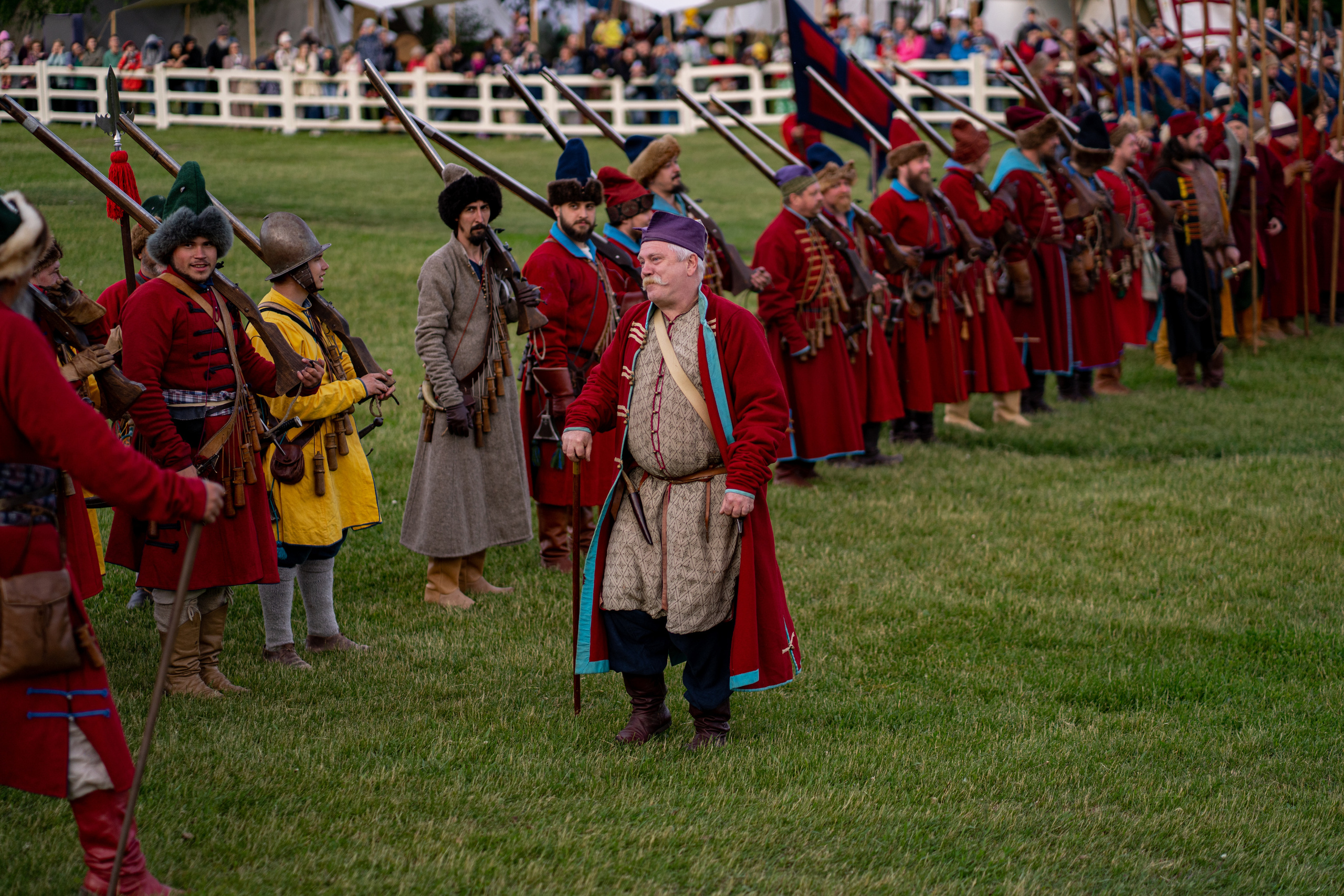Фотографии фестиваль «Времена и эпохи» 10 июня 2023. Музей-заповедник «Коломенское», фотограф Ксения Насокина. Древняя Русь, Российская Империя, история, исторический фестиваль, реконструкторы, историческая реконструкция, 1654-1667 гг. Русско-польская война, XVII век, Запорожская Сечь, Речь Посполитая, быт царской России, стрелецкий полк, крылатые гусары, пикинёры, реконструкция сражения.