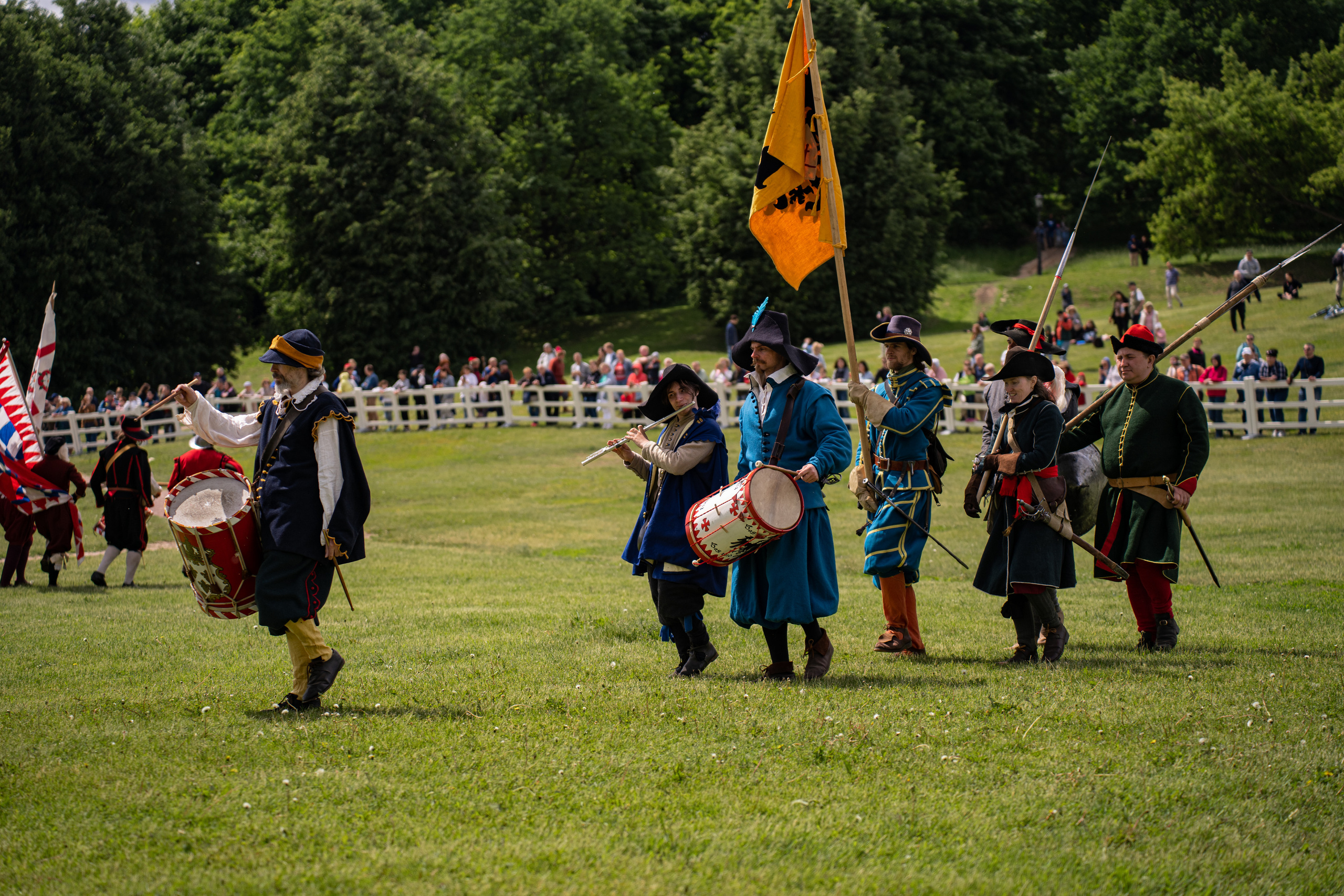 Фотографии фестиваль «Времена и эпохи» 10 июня 2023. Музей-заповедник «Коломенское», фотограф Ксения Насокина. Древняя Русь, Российская Империя, история, исторический фестиваль, реконструкторы, историческая реконструкция, 1654-1667 гг. Русско-польская война, XVII век, Запорожская Сечь, Речь Посполитая, быт царской России, стрелецкий полк, крылатые гусары, пикинёры, реконструкция сражения.