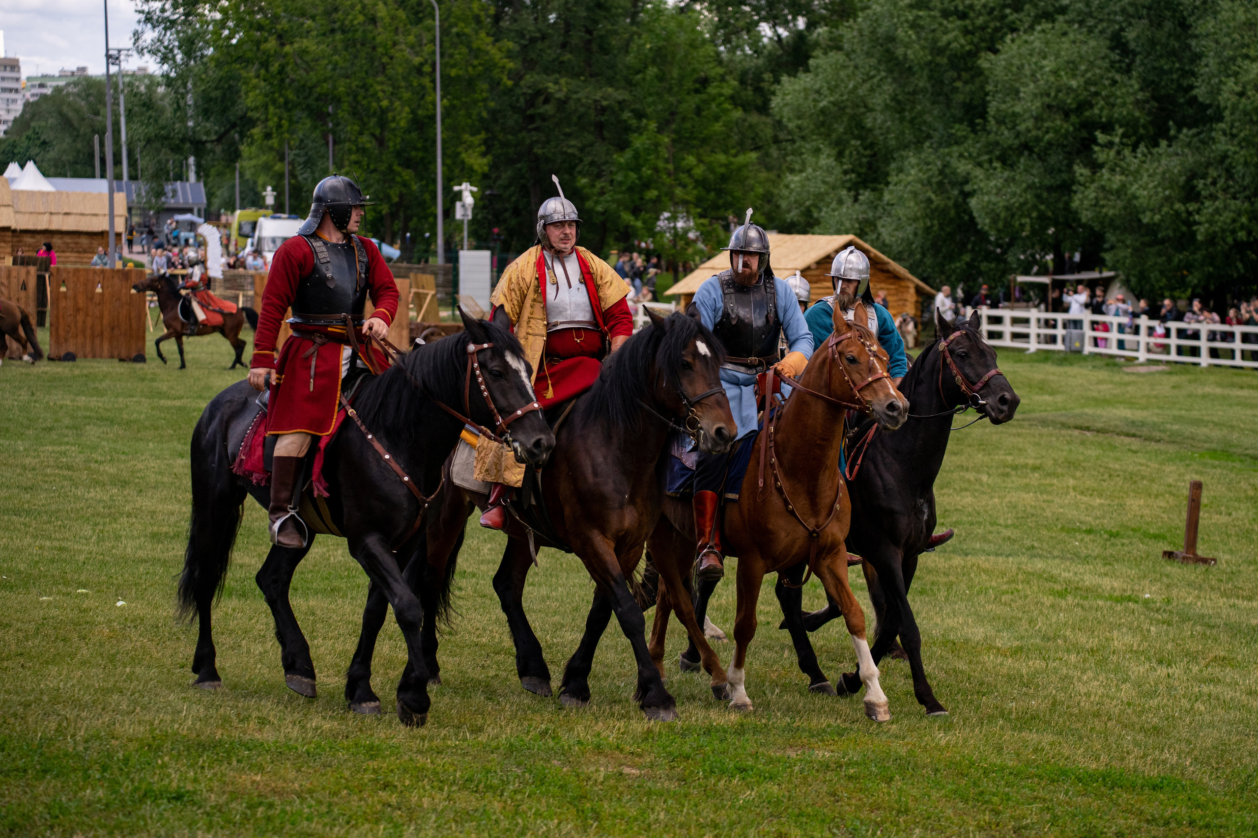 Фотографии фестиваль «Времена и эпохи» 10 июня 2023. Музей-заповедник «Коломенское», фотограф Ксения Насокина. Древняя Русь, Российская Империя, история, исторический фестиваль, реконструкторы, историческая реконструкция, 1654-1667 гг. Русско-польская война, XVII век, Запорожская Сечь, Речь Посполитая, быт царской России, стрелецкий полк, крылатые гусары, пикинёры, реконструкция сражения.