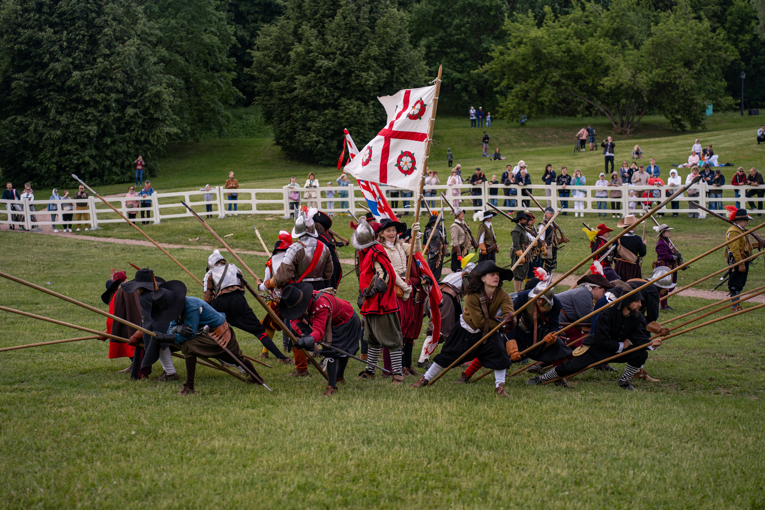 Фотографии фестиваль «Времена и эпохи» 10 июня 2023. Музей-заповедник «Коломенское», фотограф Ксения Насокина. Древняя Русь, Российская Империя, история, исторический фестиваль, реконструкторы, историческая реконструкция, 1654-1667 гг. Русско-польская война, XVII век, Запорожская Сечь, Речь Посполитая, быт царской России, стрелецкий полк, крылатые гусары, пикинёры, реконструкция сражения.