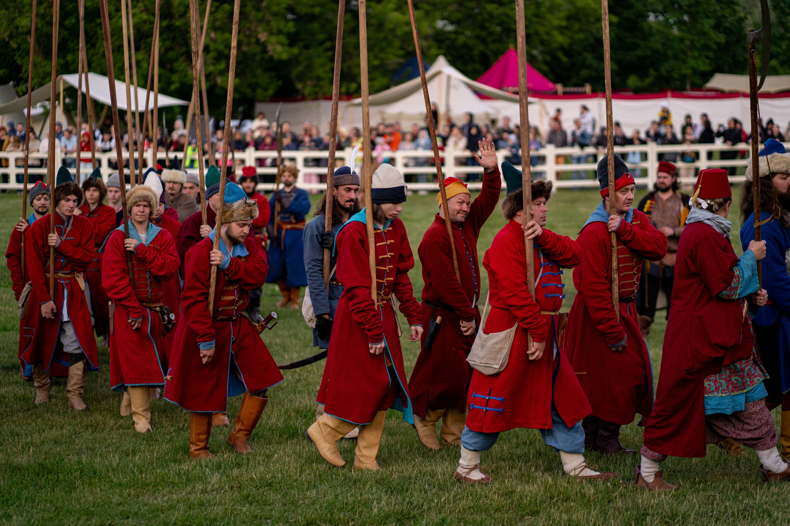 Фотографии фестиваль «Времена и эпохи» 10 июня 2023. Музей-заповедник «Коломенское», фотограф Ксения Насокина. Древняя Русь, Российская Империя, история, исторический фестиваль, реконструкторы, историческая реконструкция, 1654-1667 гг. Русско-польская война, XVII век, Запорожская Сечь, Речь Посполитая, быт царской России, стрелецкий полк, крылатые гусары, пикинёры, реконструкция сражения.