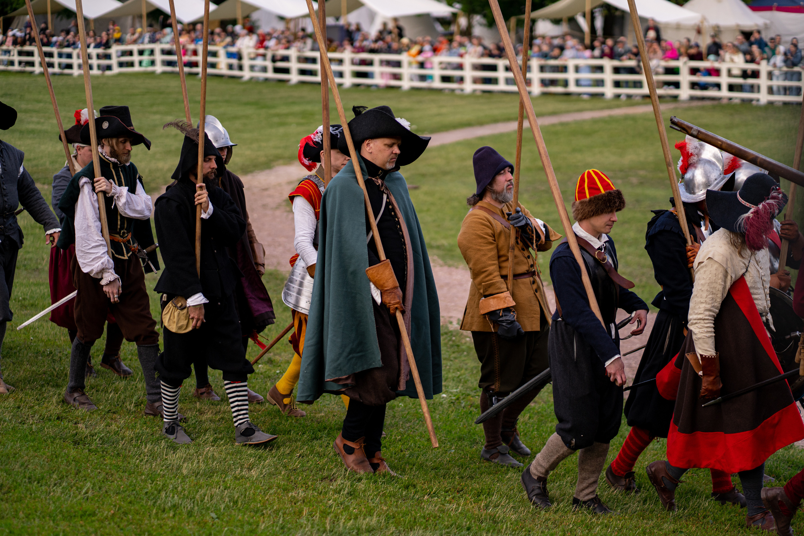 Фотографии фестиваль «Времена и эпохи» 10 июня 2023. Музей-заповедник «Коломенское», фотограф Ксения Насокина. Древняя Русь, Российская Империя, история, исторический фестиваль, реконструкторы, историческая реконструкция, 1654-1667 гг. Русско-польская война, XVII век, Запорожская Сечь, Речь Посполитая, быт царской России, стрелецкий полк, крылатые гусары, пикинёры, реконструкция сражения.