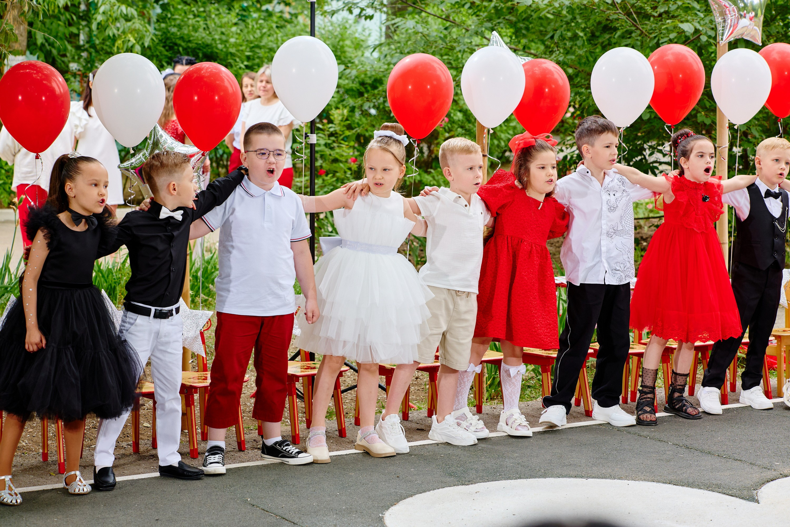 Выпускной 45 сад. Фотограф Выпускные альбомы Таганрог Сергей Коробченко