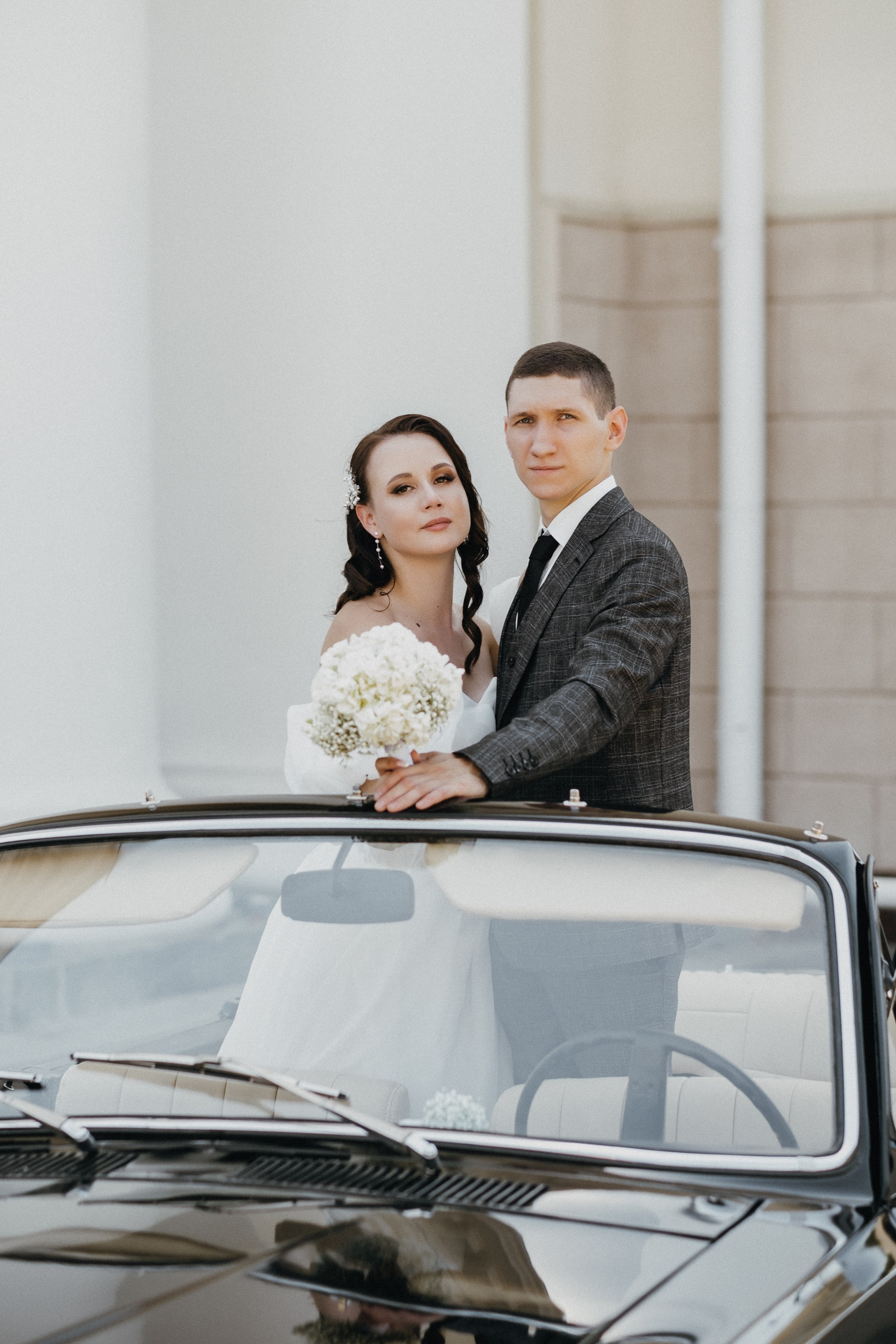 Свадебная съемка с машиной Волгоград. Свадебный и семейный фотограф в Волгограде Кристина Иванова