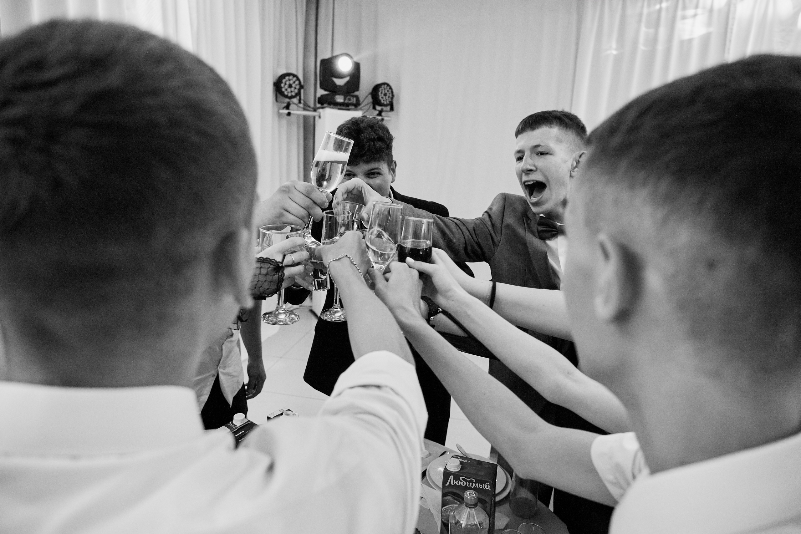 Выпускной 11В. Школа 38. Фотограф Таганрог Анна Трайжон