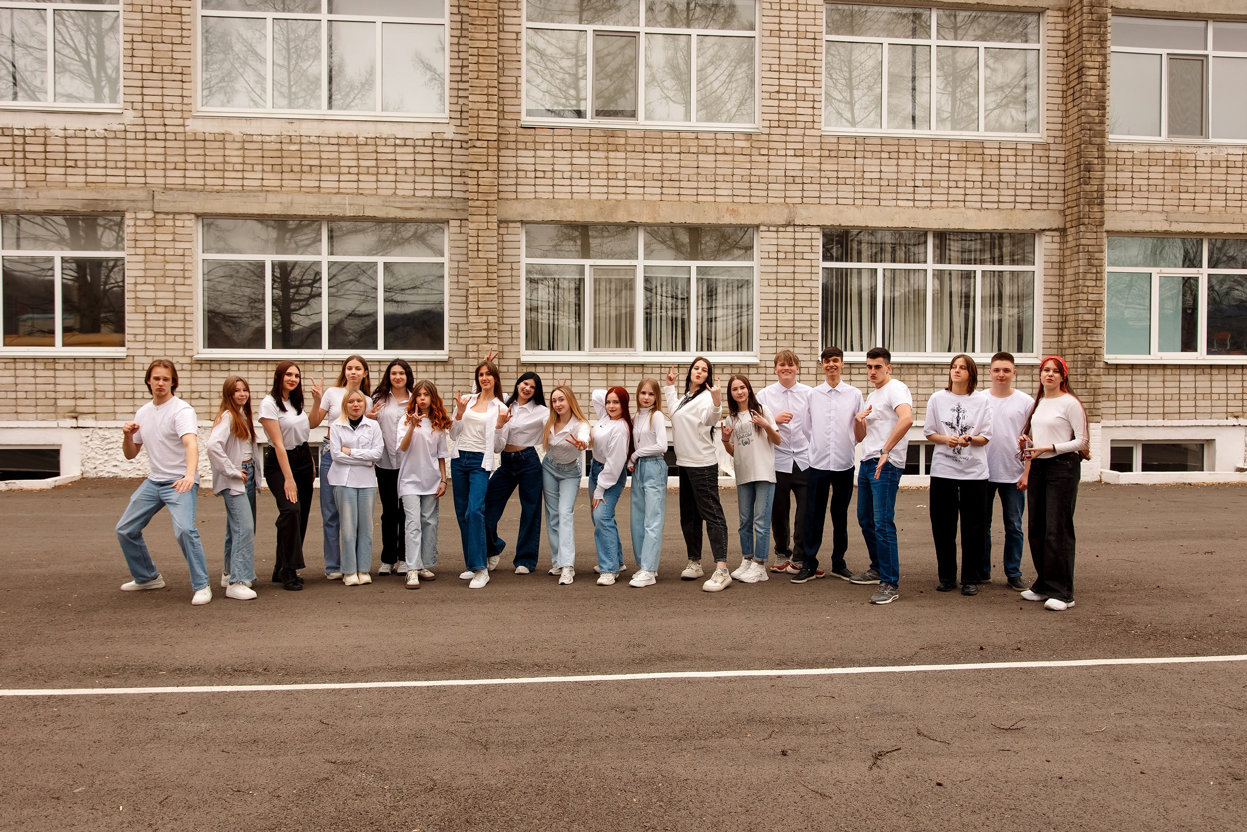 11 класс с. Барабаш. Фотограф Любовь Корниенко, Примоский край