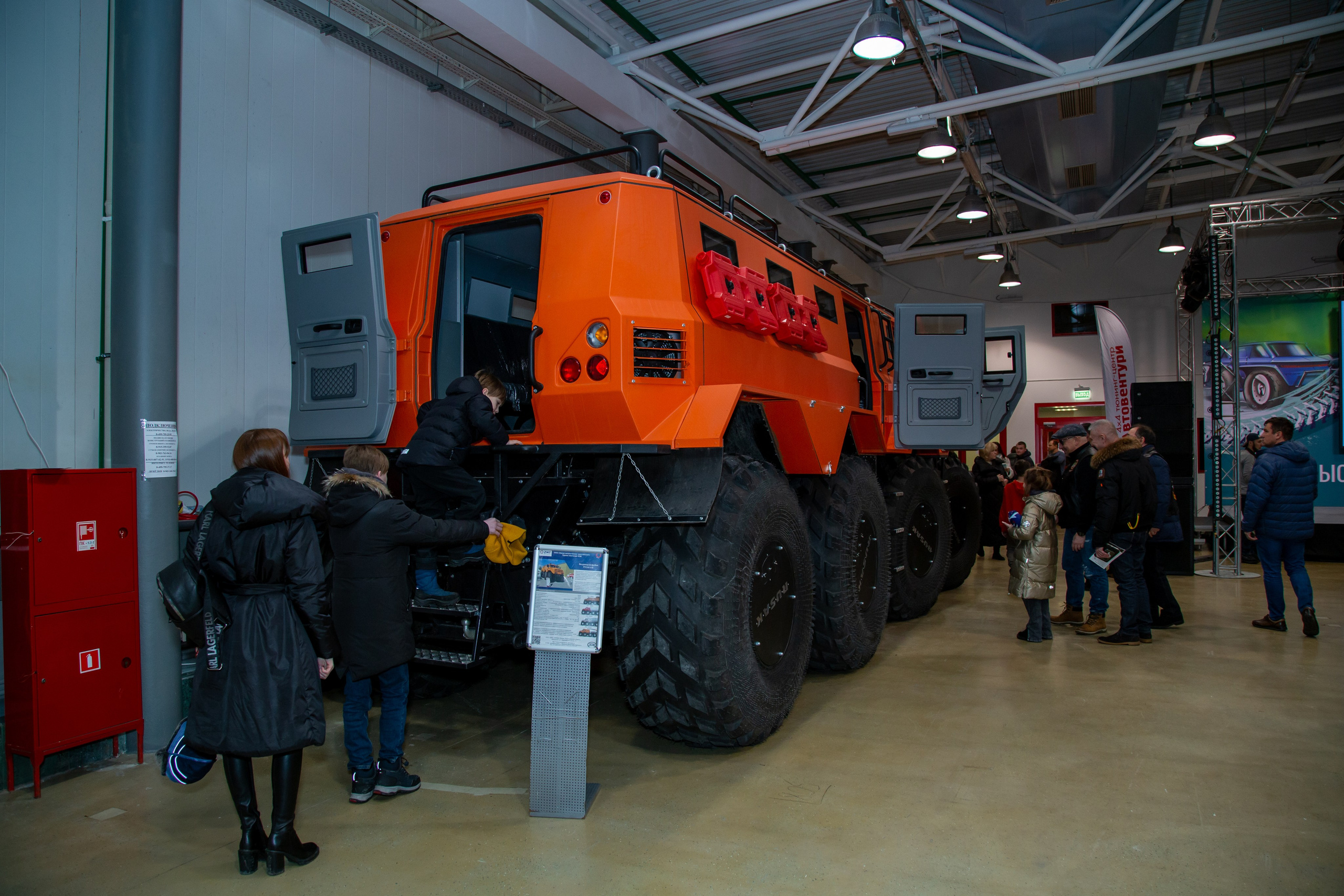 Фотопрогулка по выставке Поехали 2022. «Студия DRONAVT`s» — видеосъёмка и фотография г. Москва